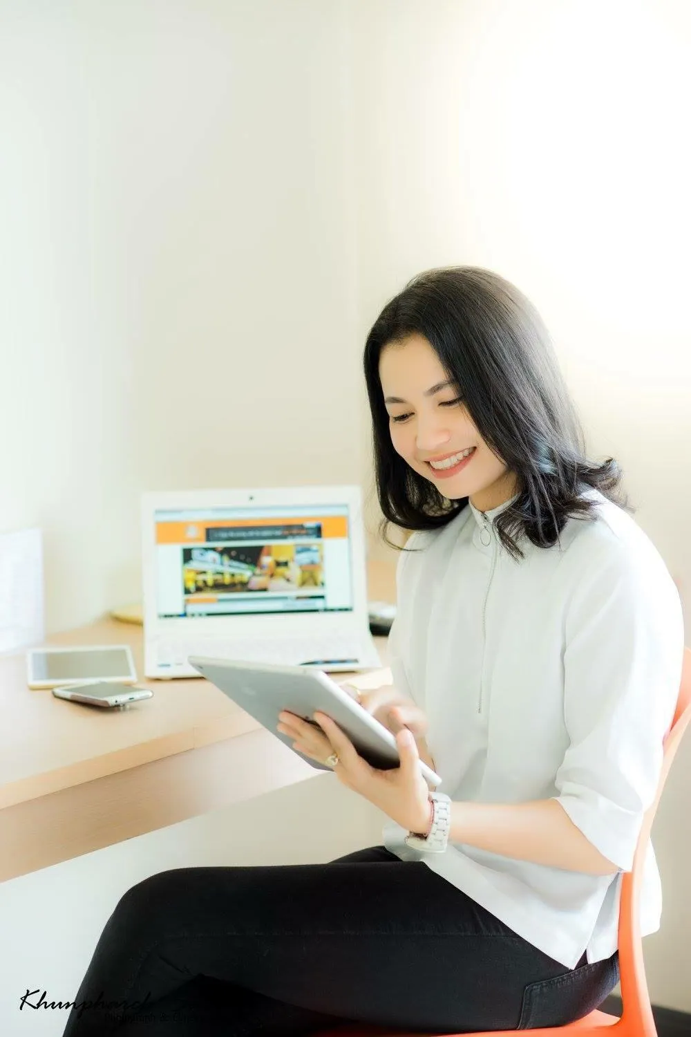 People in The Lephant Hotel