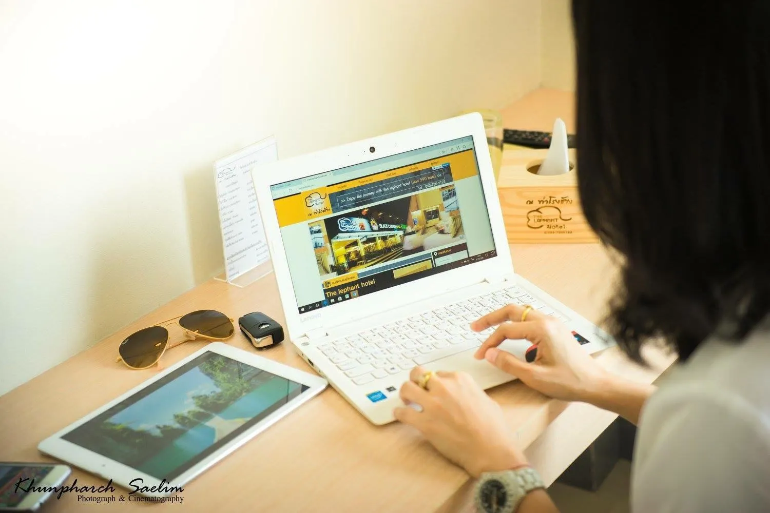 People in The Lephant Hotel