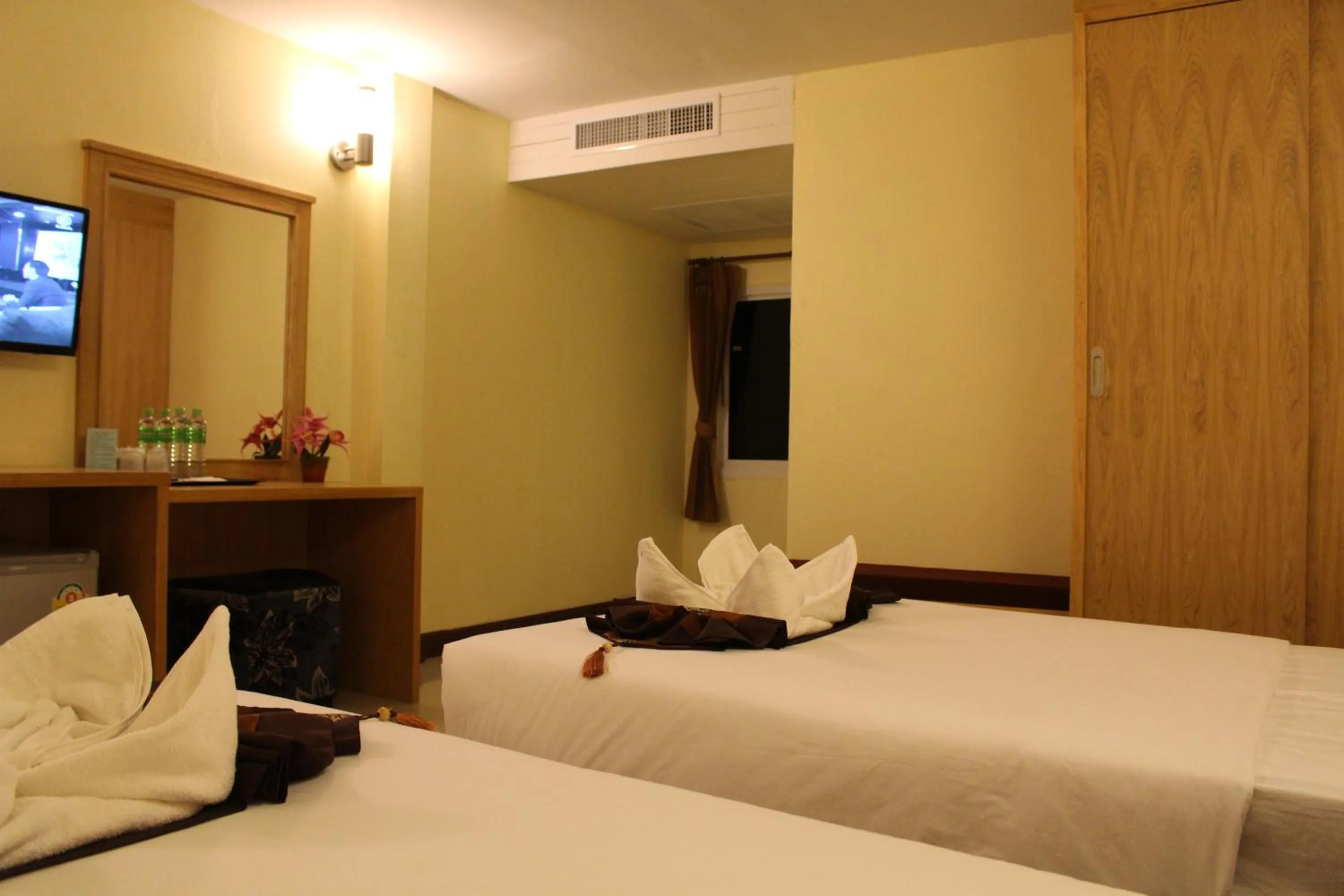 Photo of the whole room, Bed in The Lephant Hotel