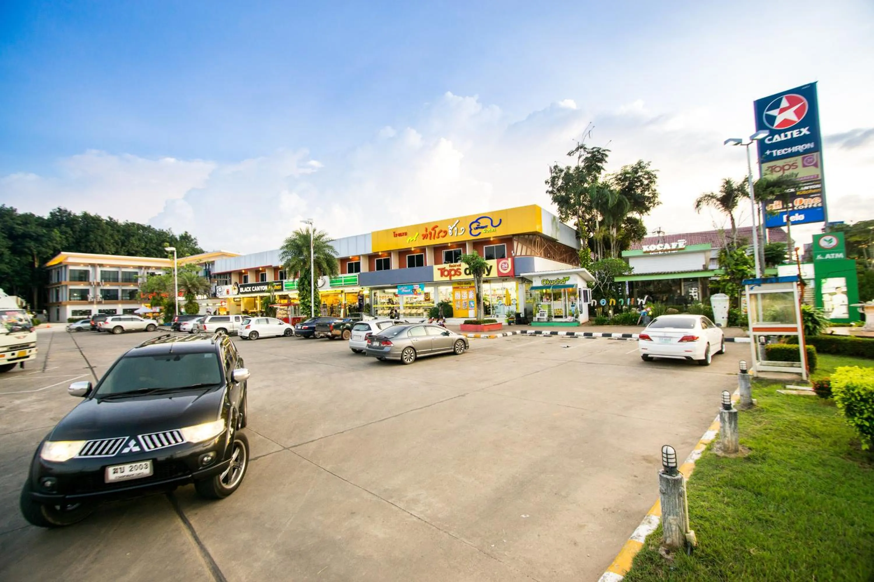 Supermarket/grocery shop in The Lephant Hotel