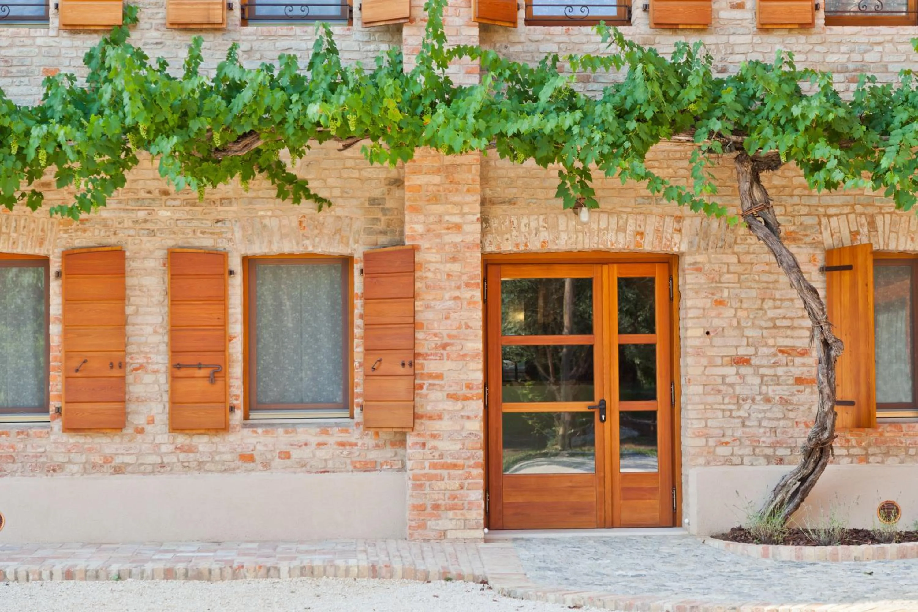 Facade/entrance in Ca' Muliner