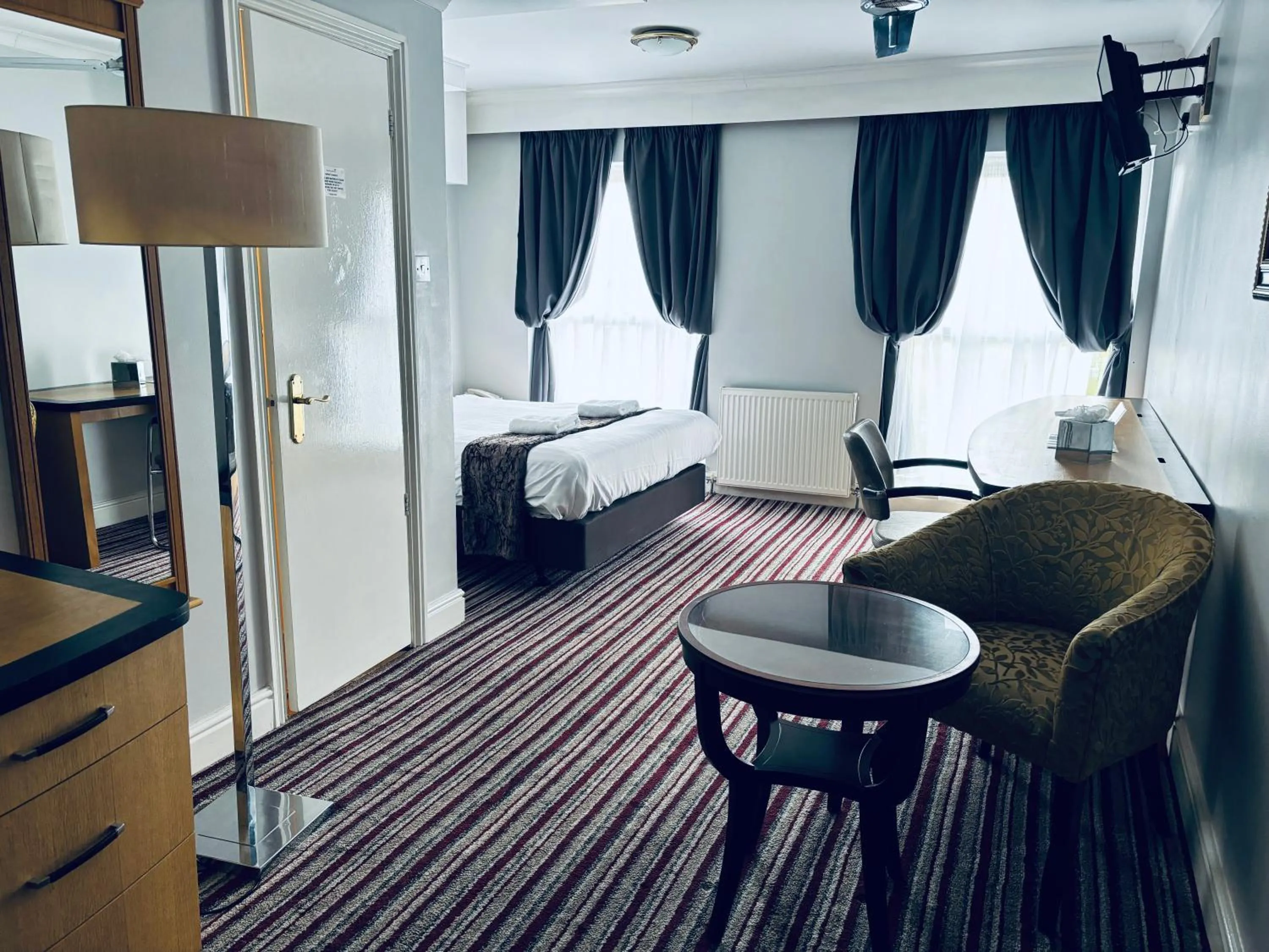 Photo of the whole room, Bed in My Place Hotel