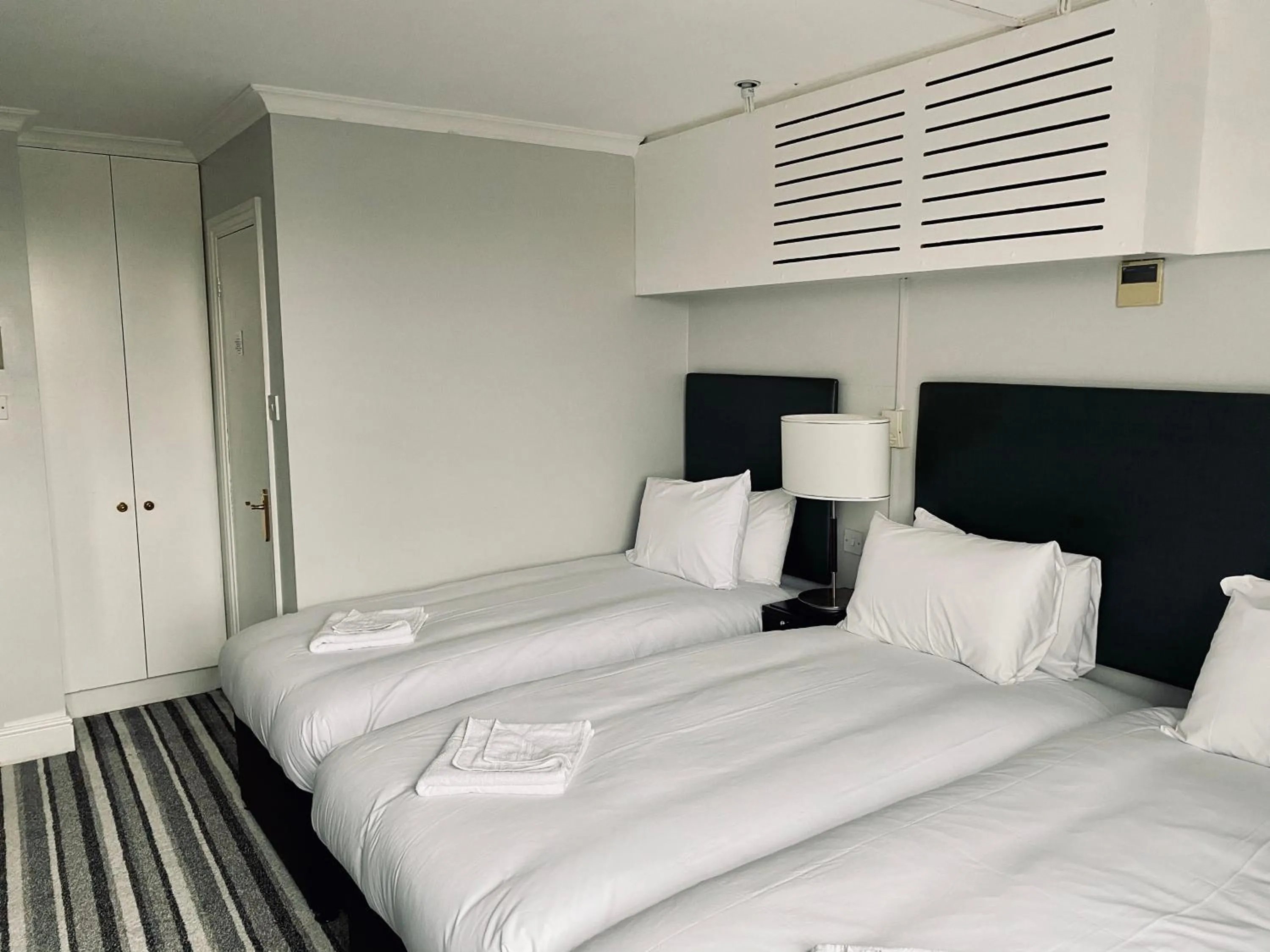 Garden view, Bed in My Place Hotel