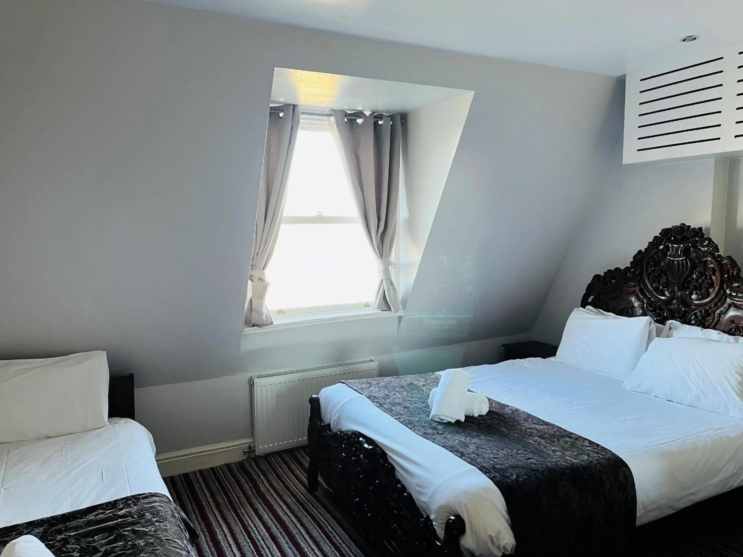 Garden view, Bed in My Place Hotel