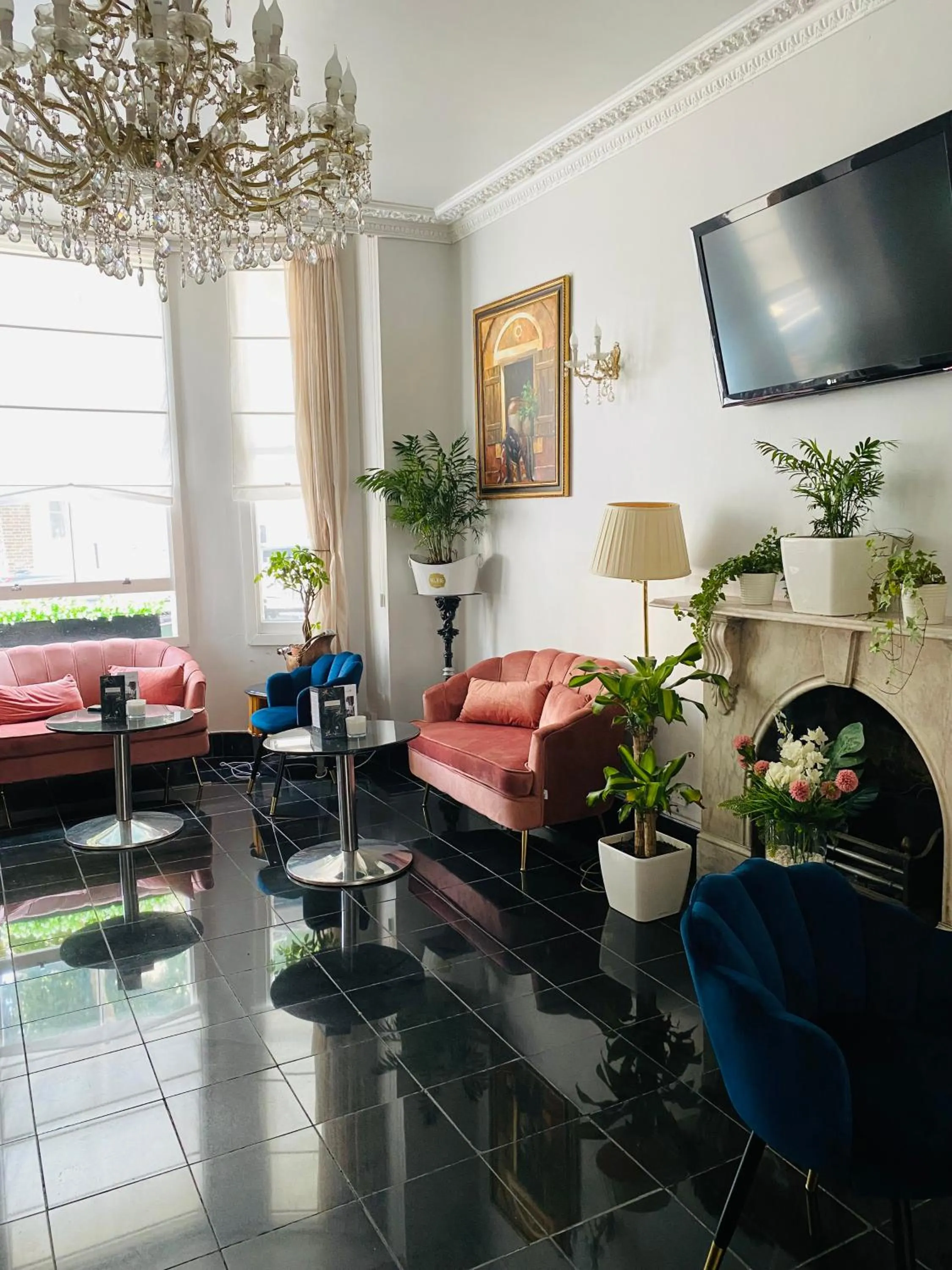 Lounge or bar in My Place Hotel