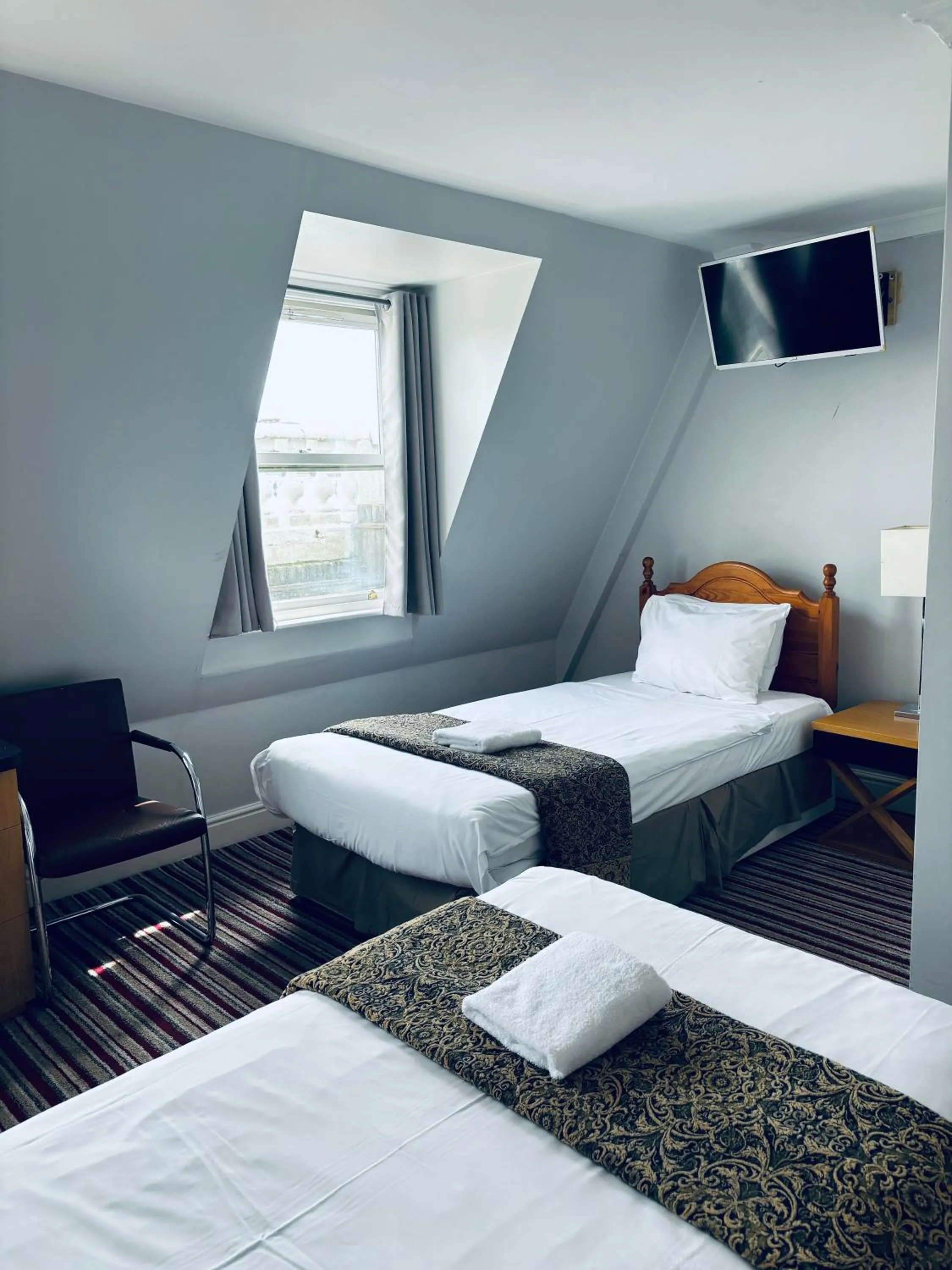 Bed in My Place Hotel