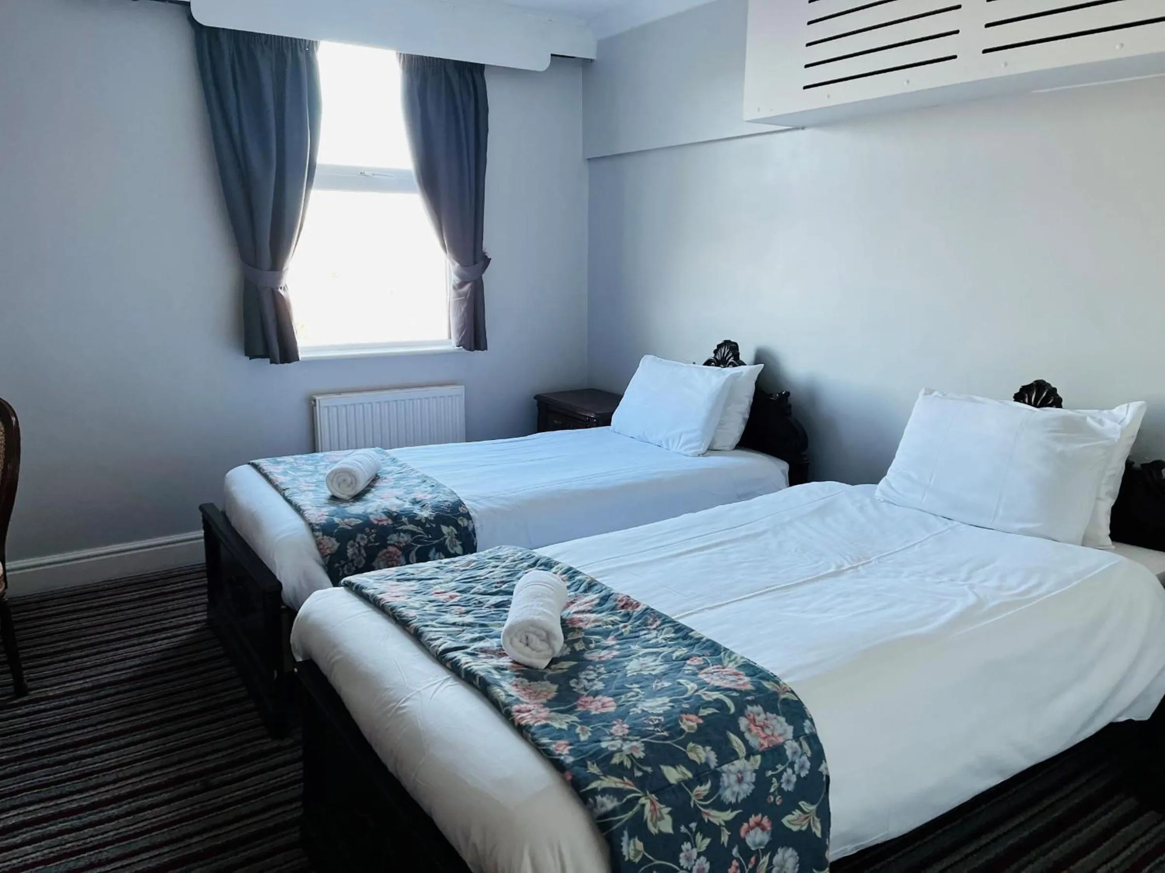 Garden view, Bed in My Place Hotel