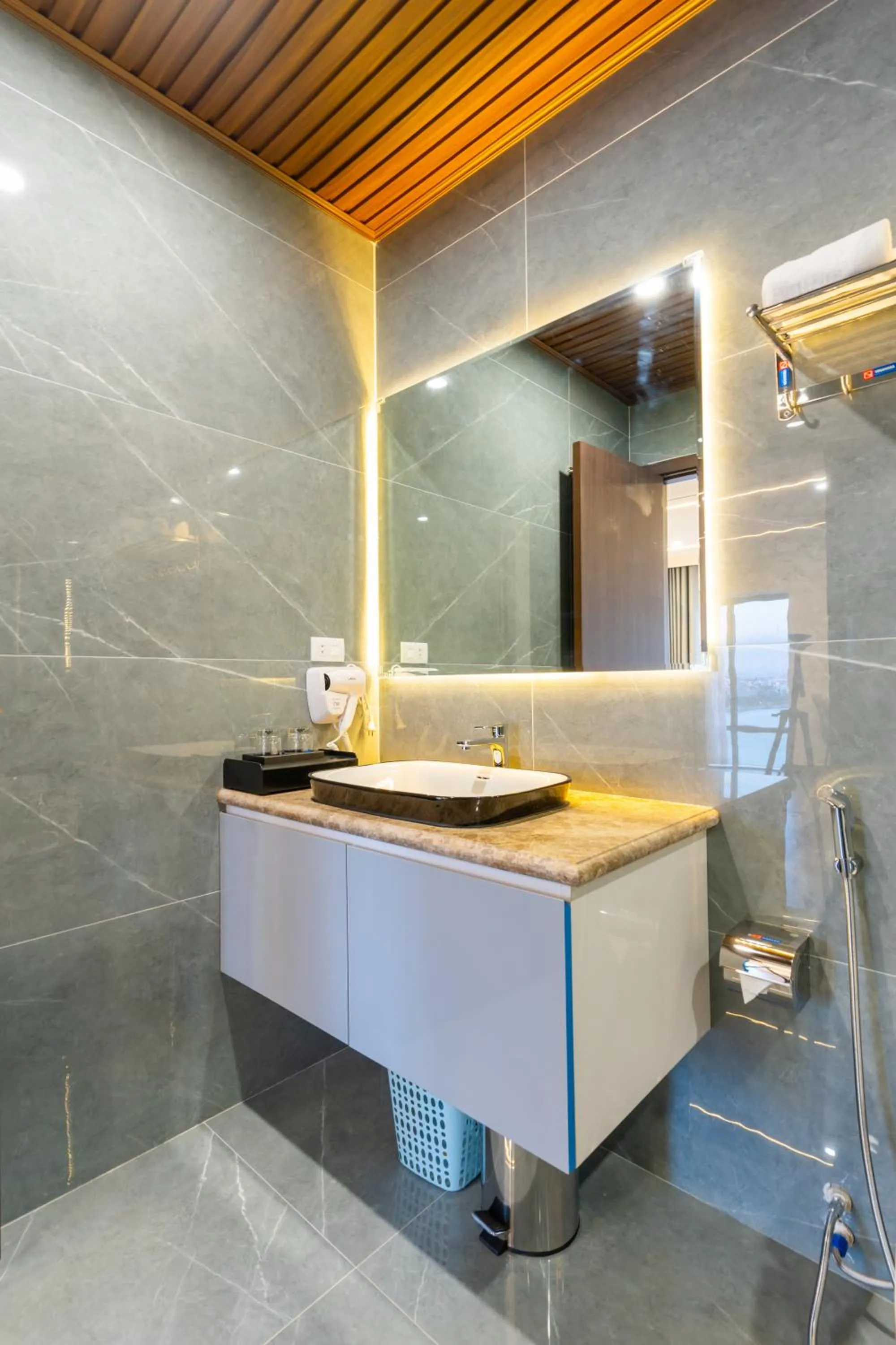 CM Hotel & Apartment