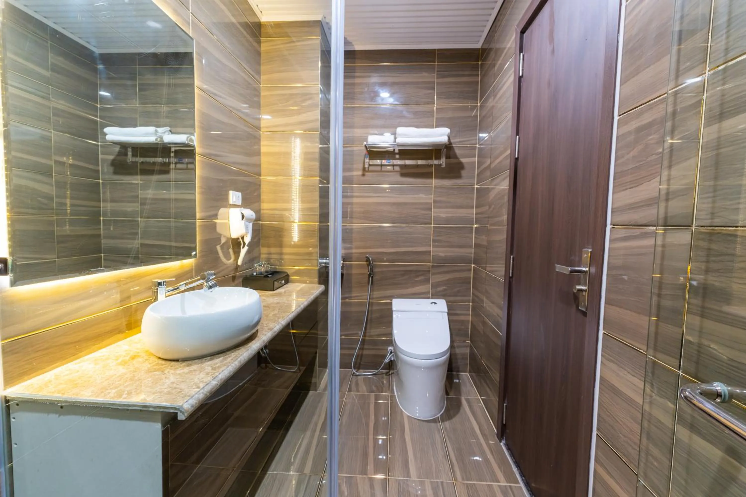 CM Hotel & Apartment