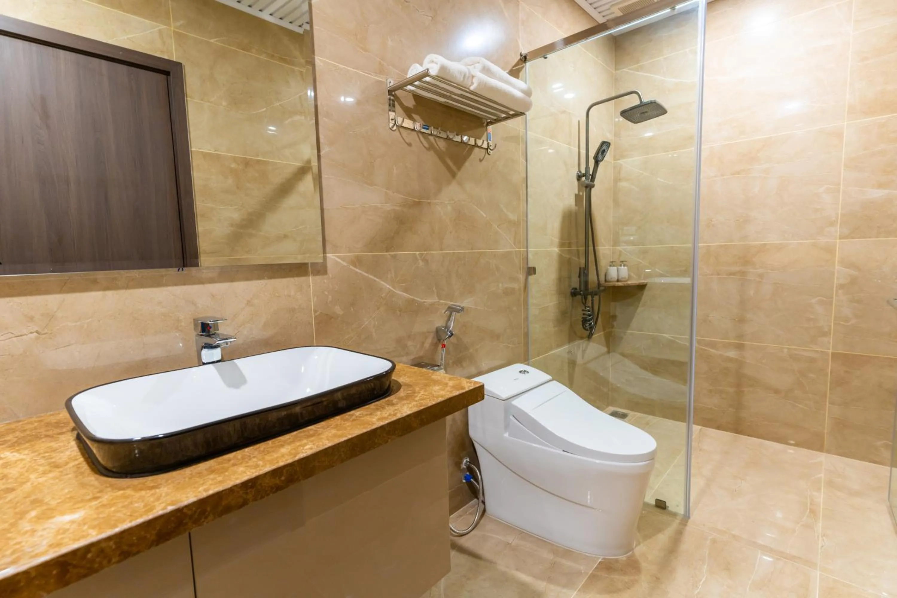 CM Hotel & Apartment