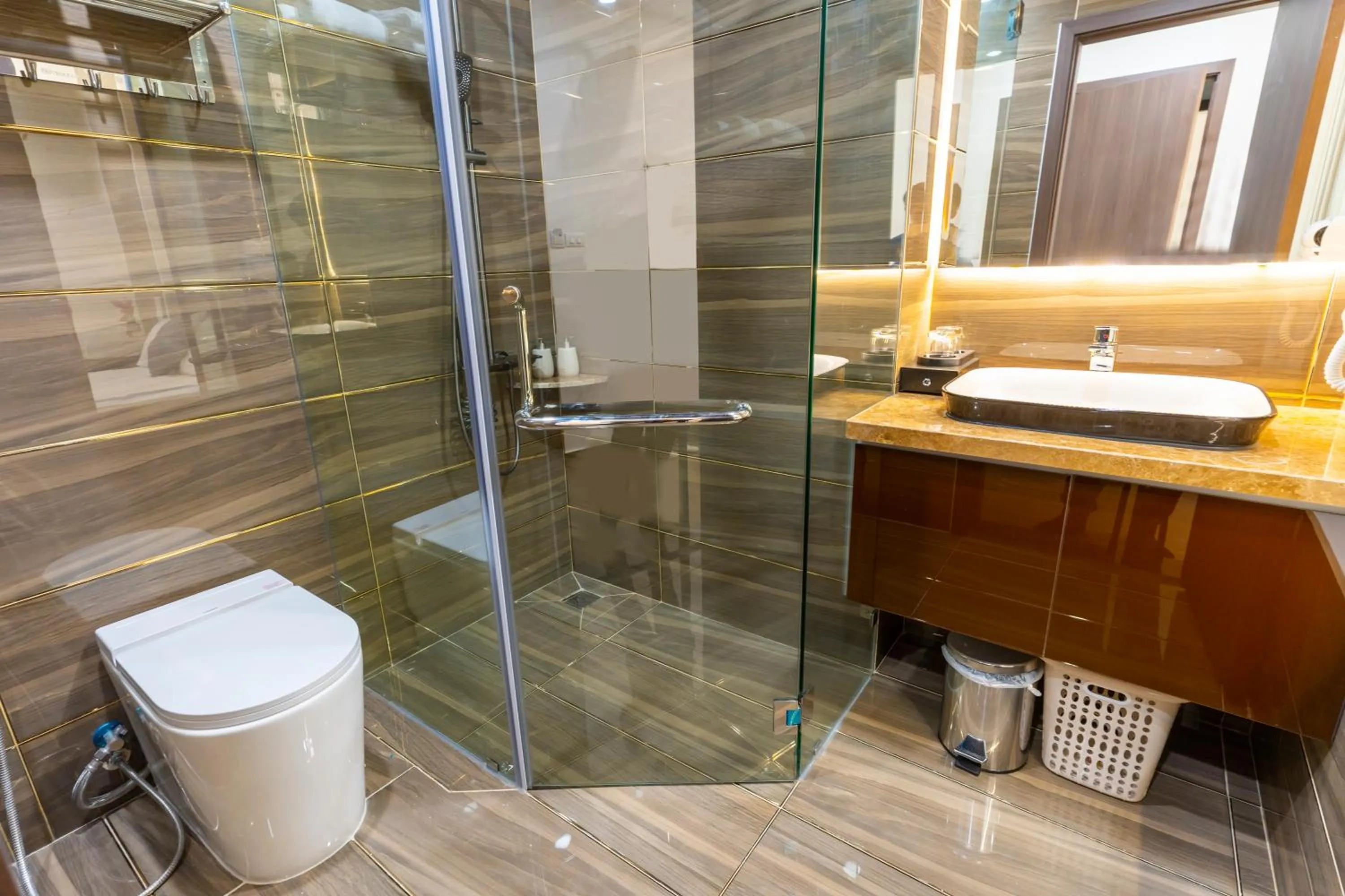 CM Hotel & Apartment