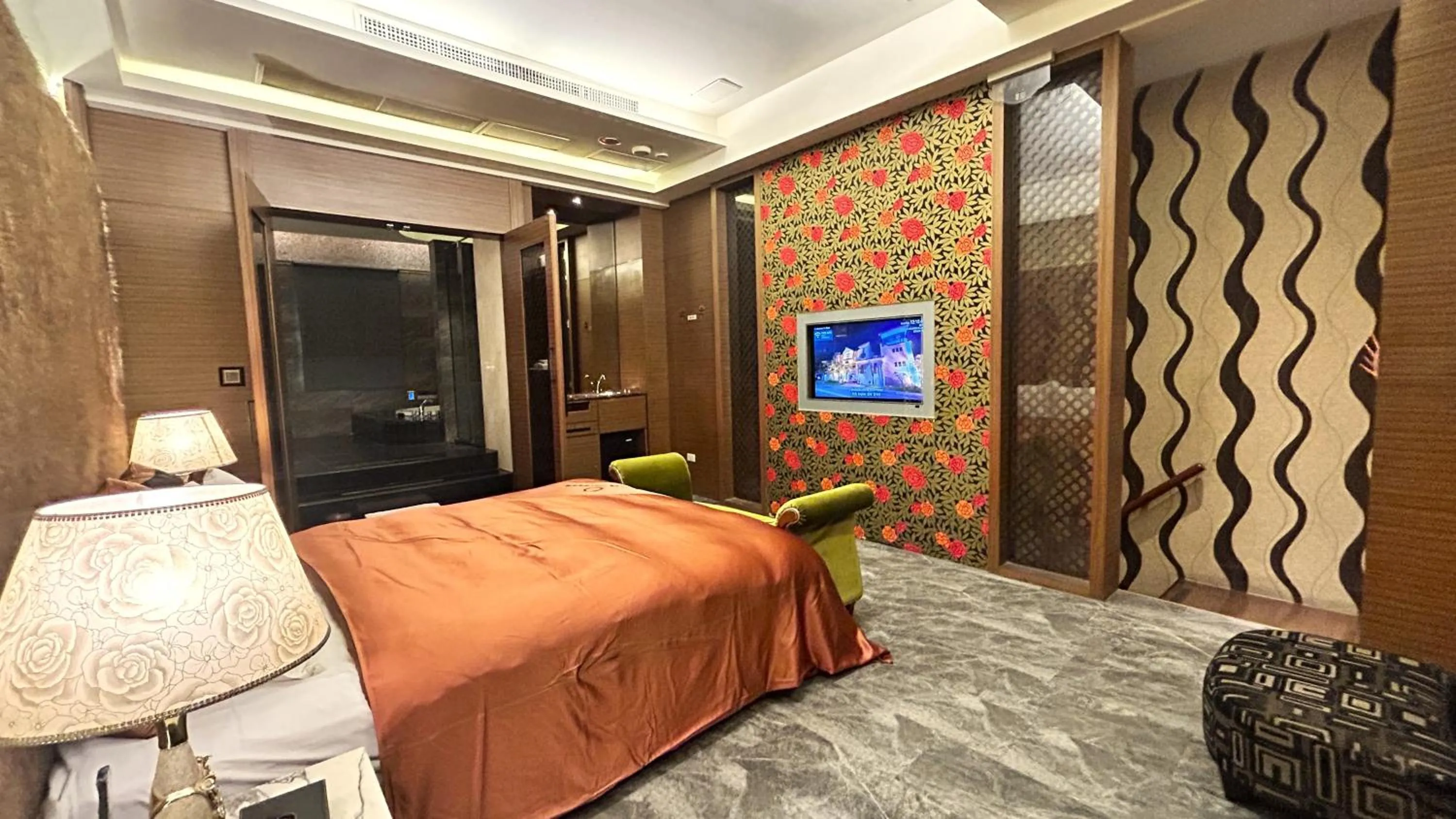 Bed in Shining Motel