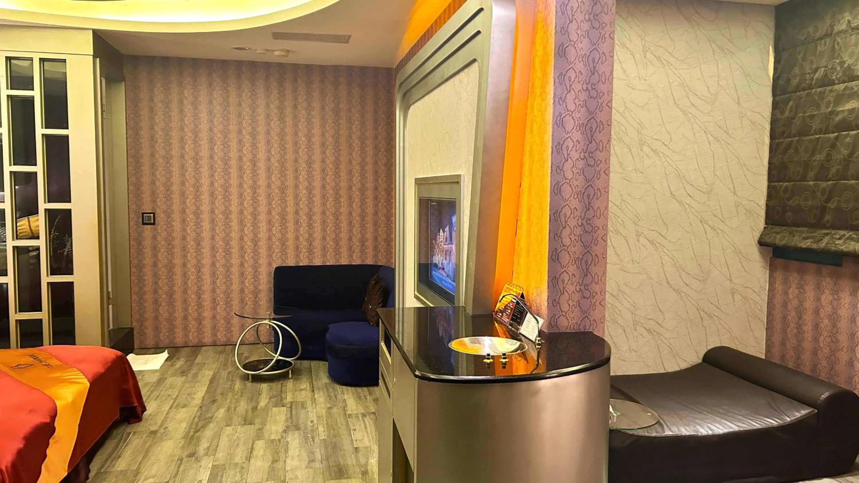 Bed in Shining Motel