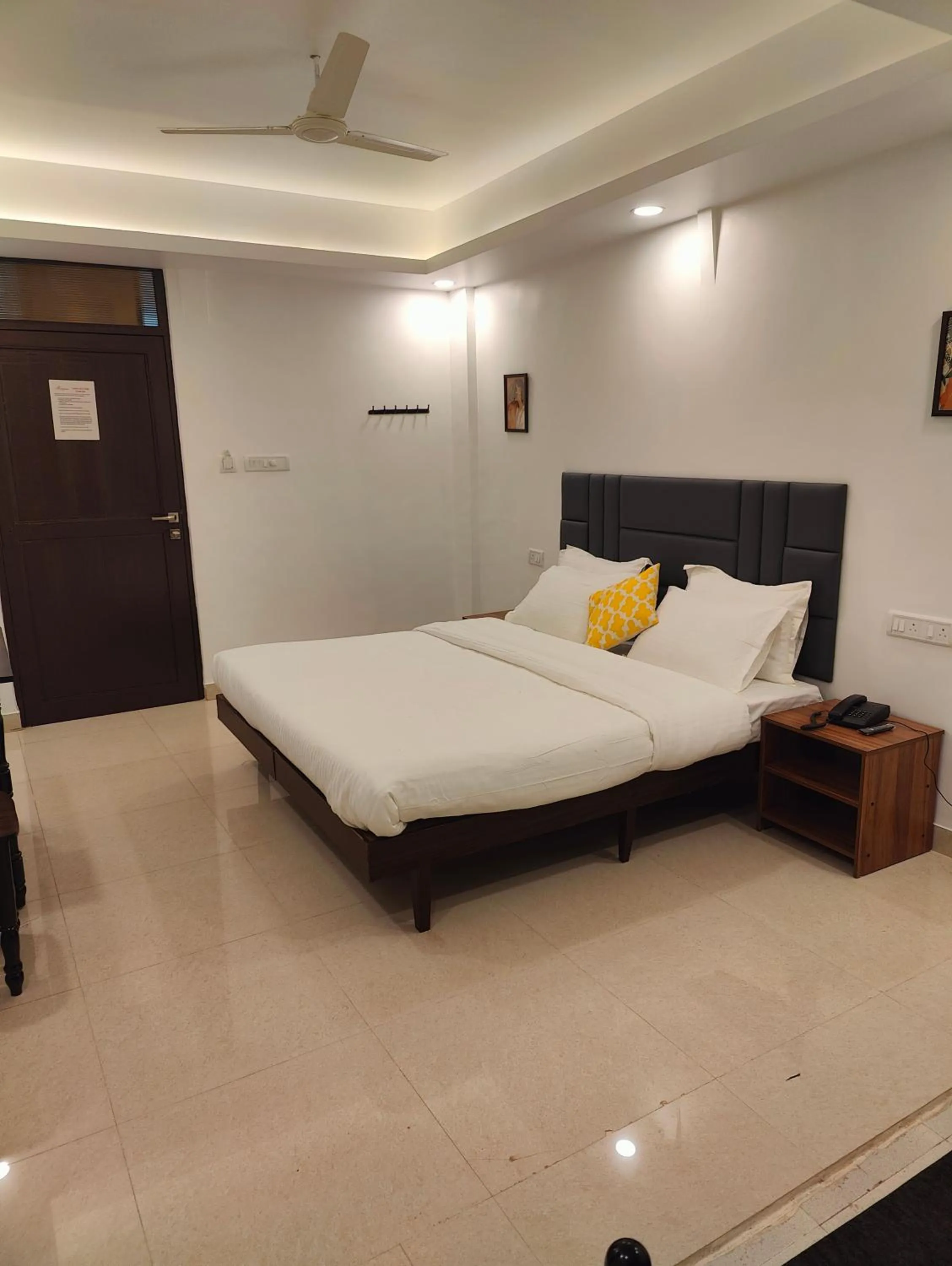 Living room, Bed in RiomarBR