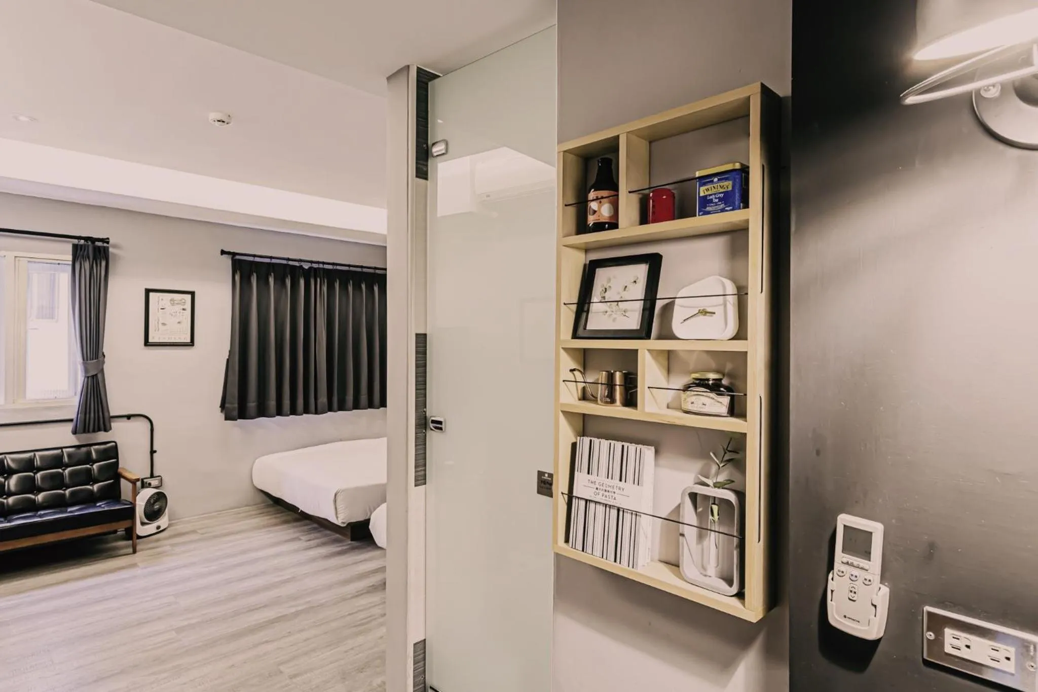 Decorative detail, Bed in 仁愛小公館-市區近東大門