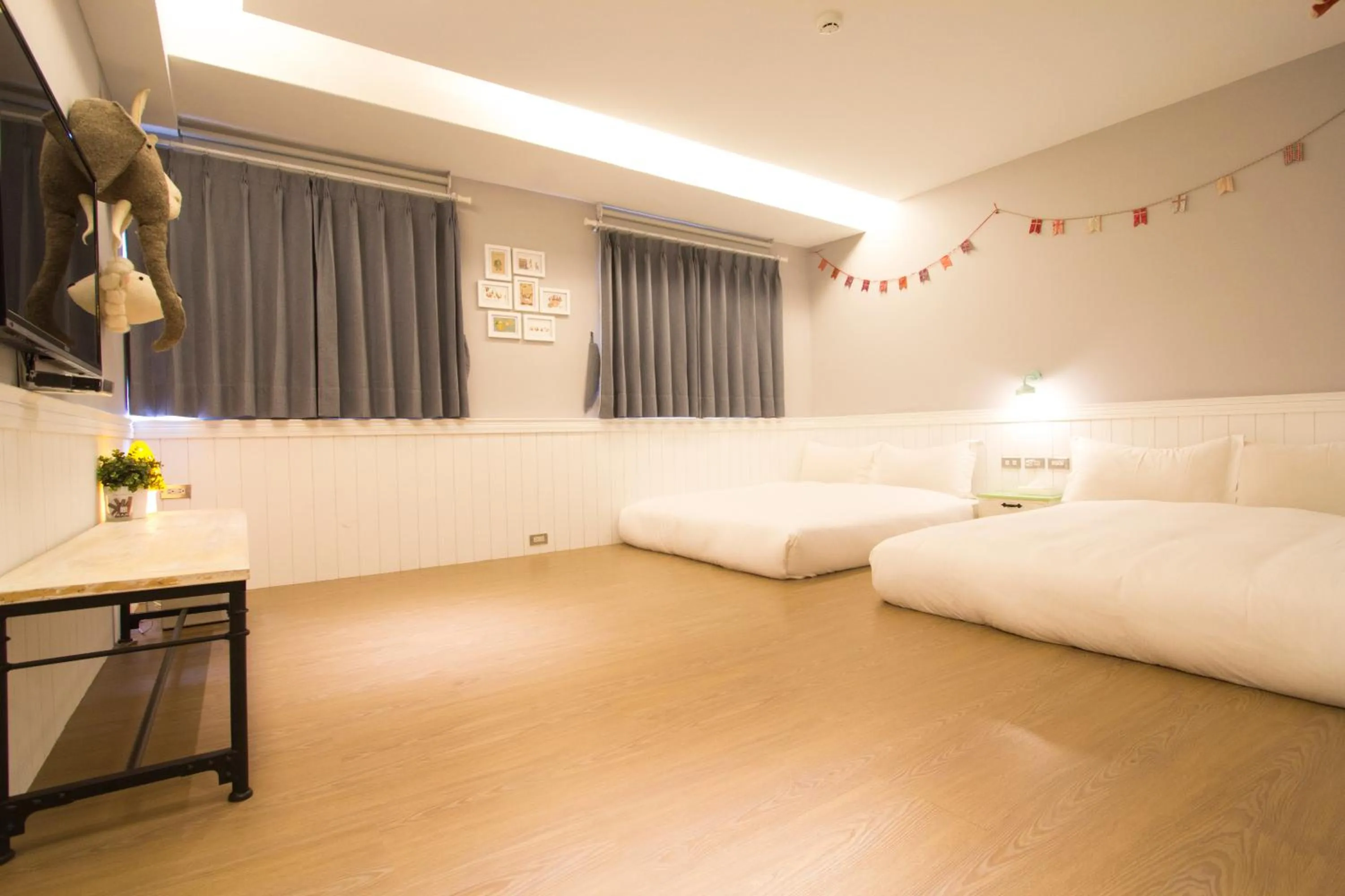 bunk bed, Bed in 仁愛小公館-市區近東大門