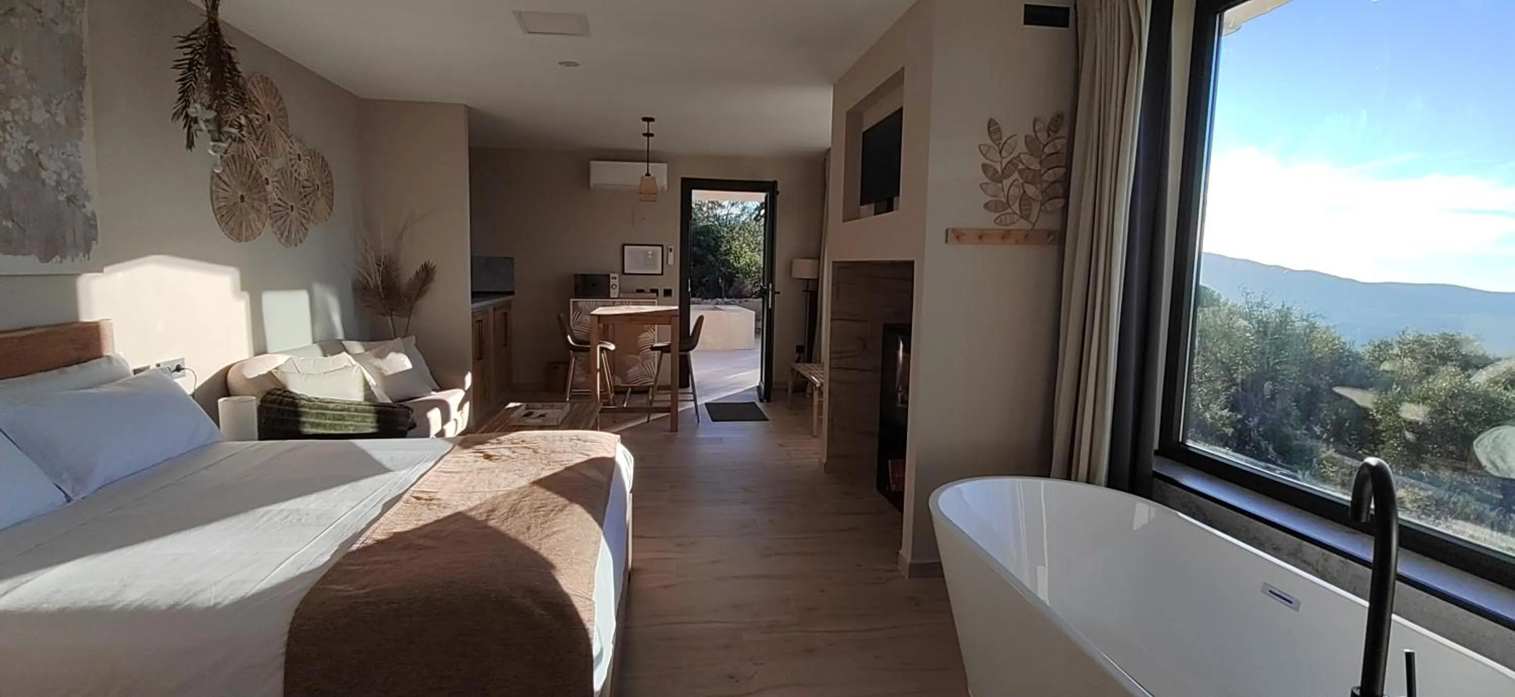 Photo of the whole room in Las estrellas del duende