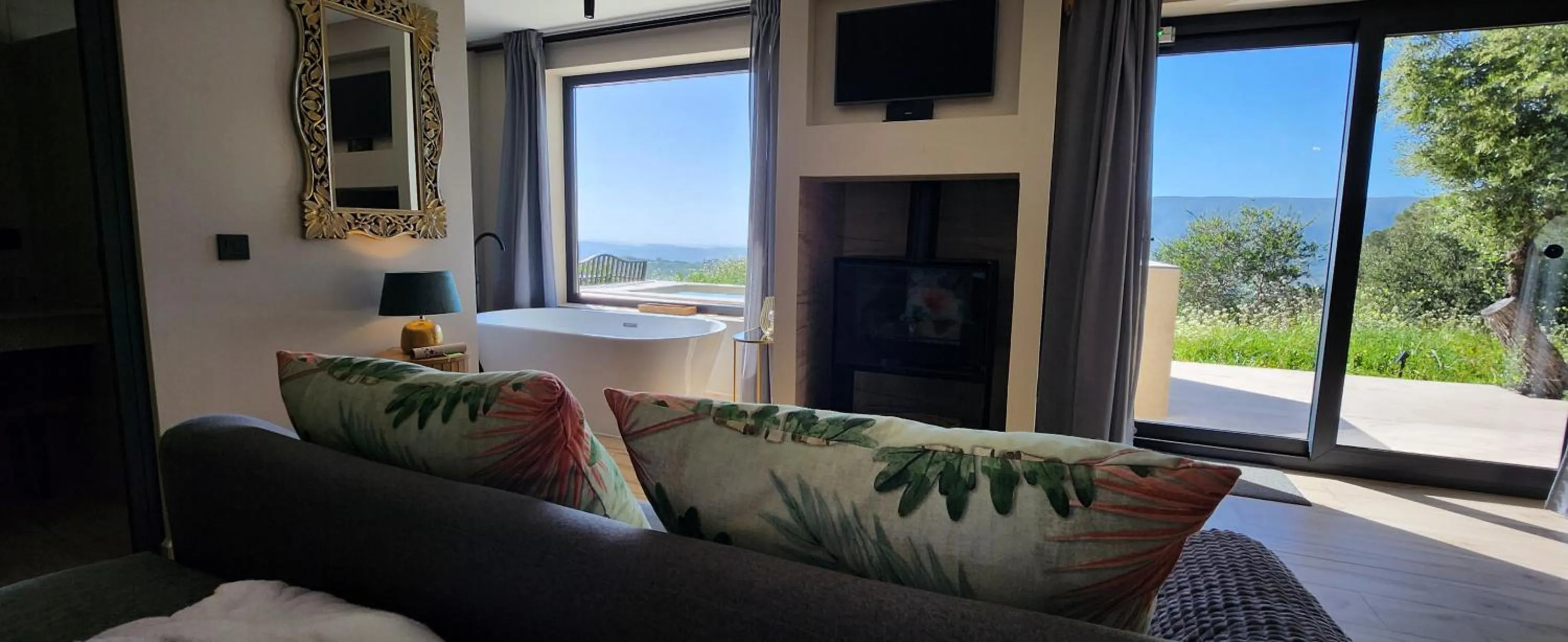 Photo of the whole room in Las estrellas del duende