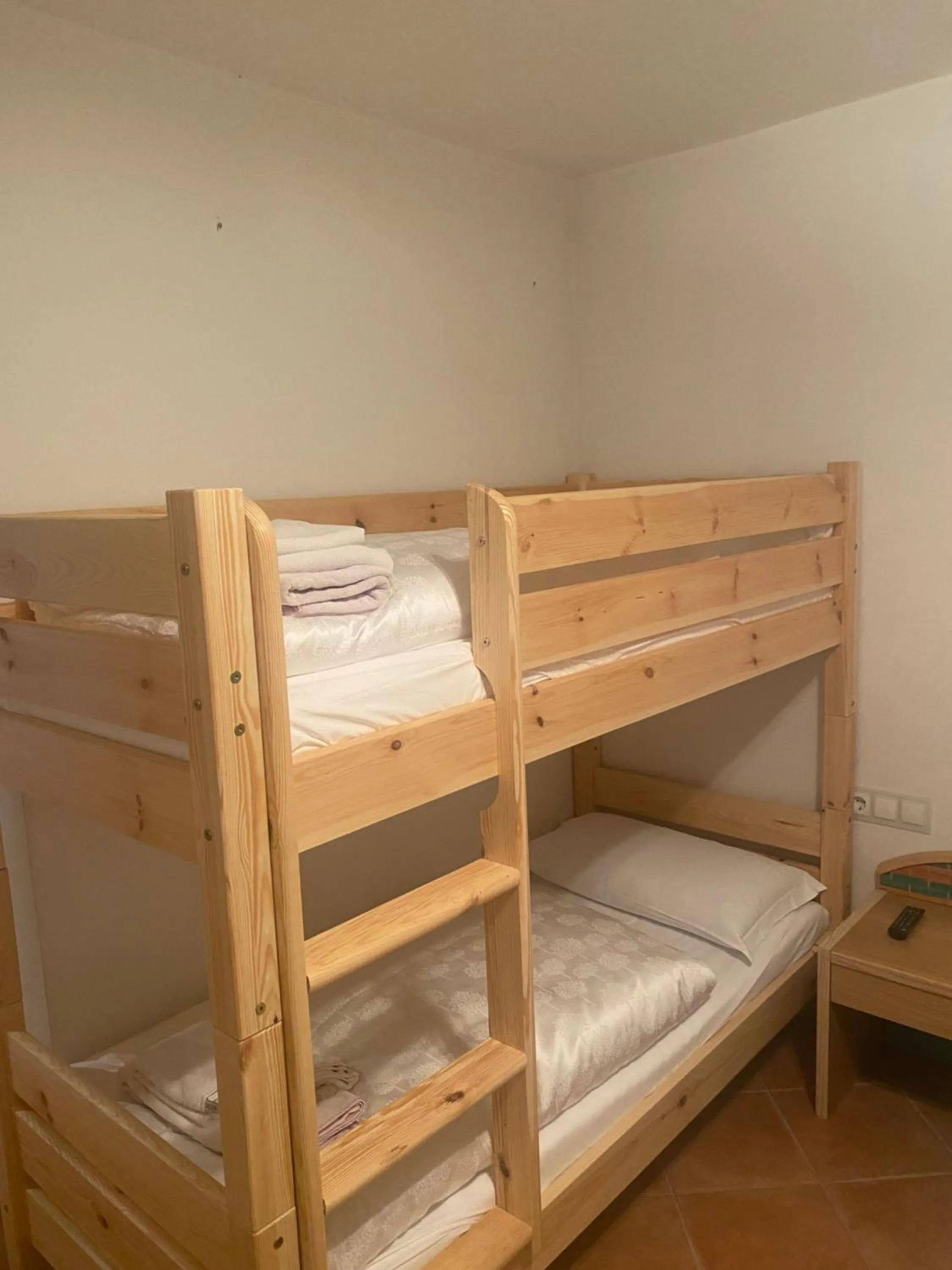 bunk bed, Bed in Hotel Rodes
