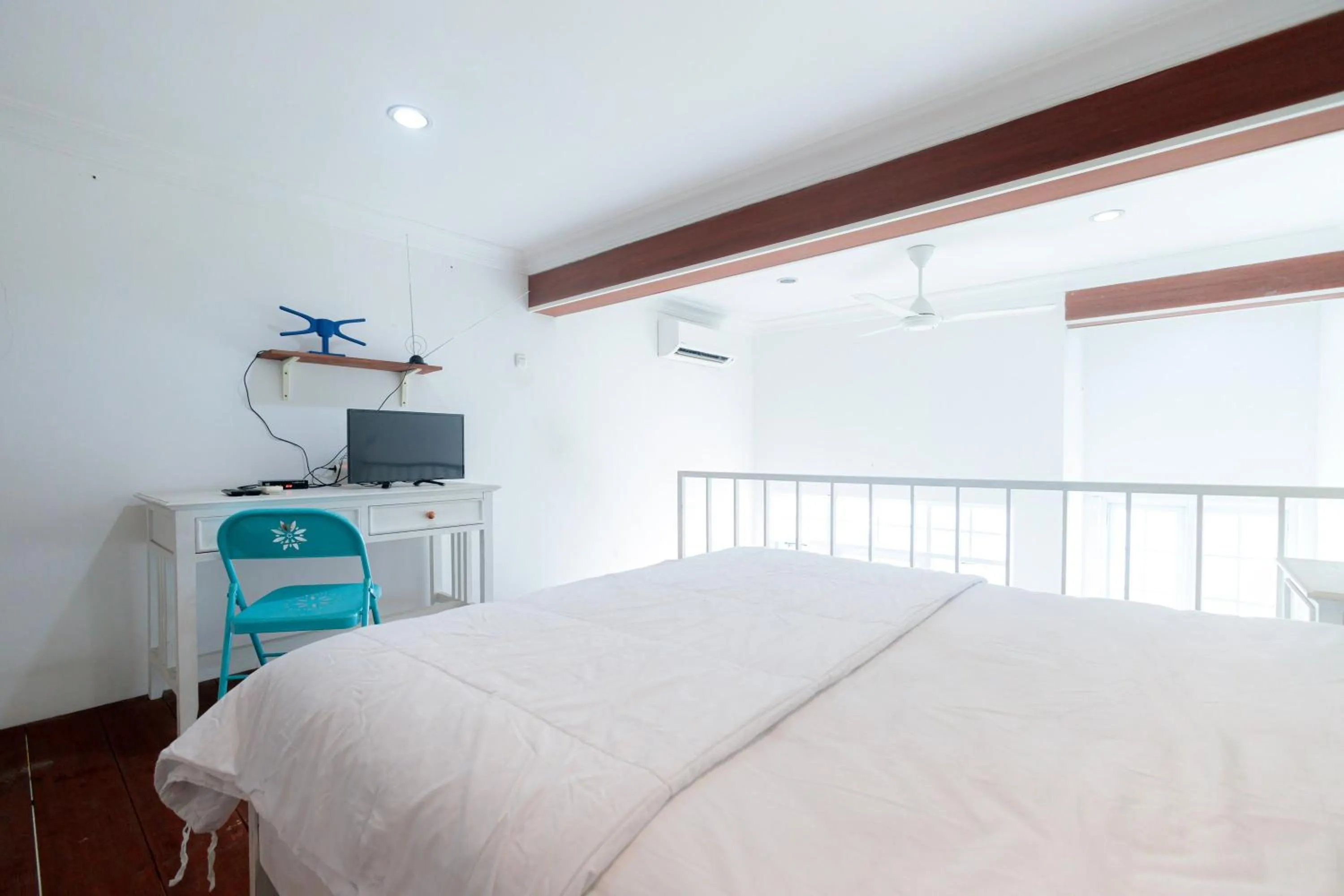 Bed in Urbanview Blessing Residence Surabaya by RedDoorz