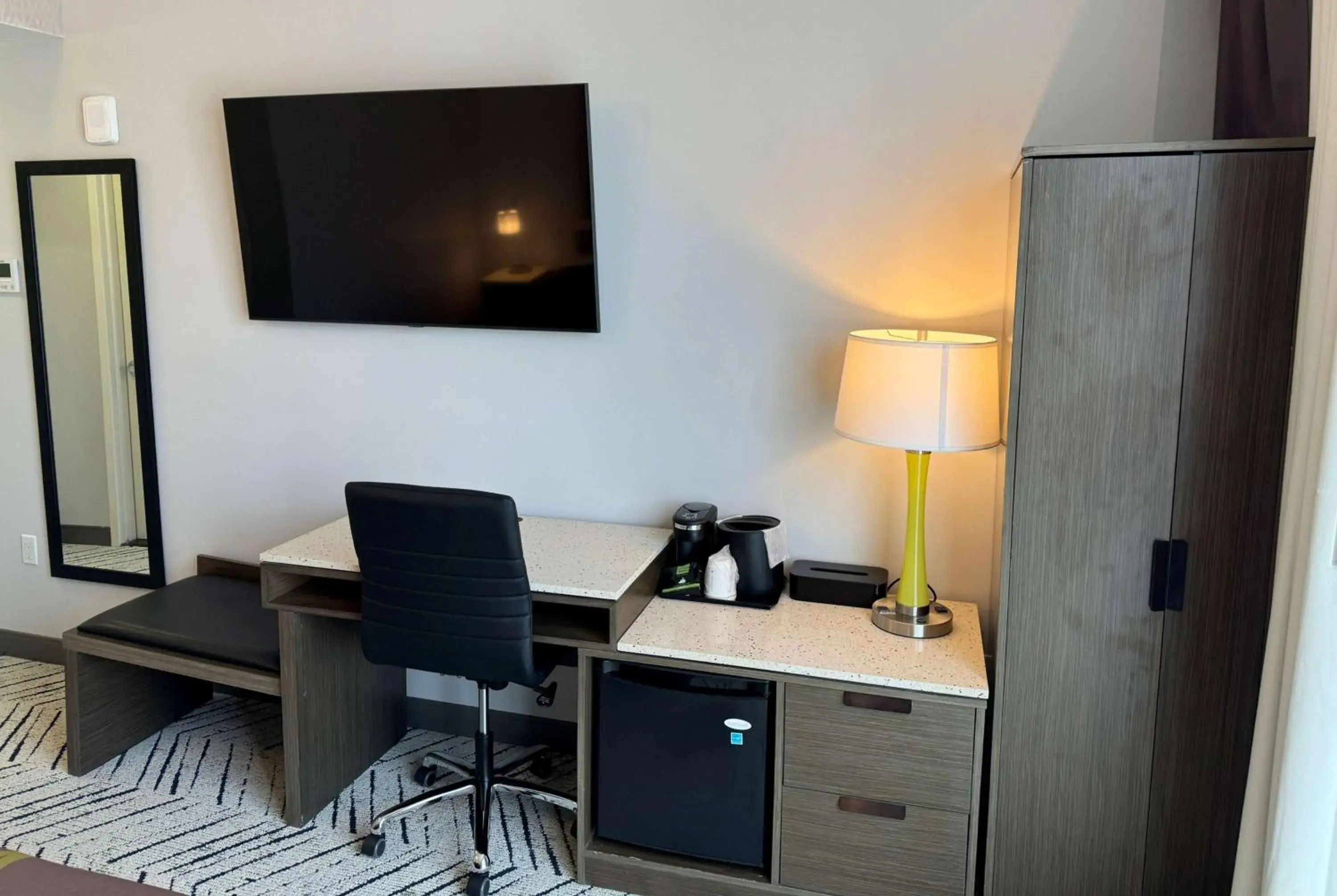 Super 8 by Wyndham Bronx Near Stadium Super 8 by Wyndham Bronx Near Stadium