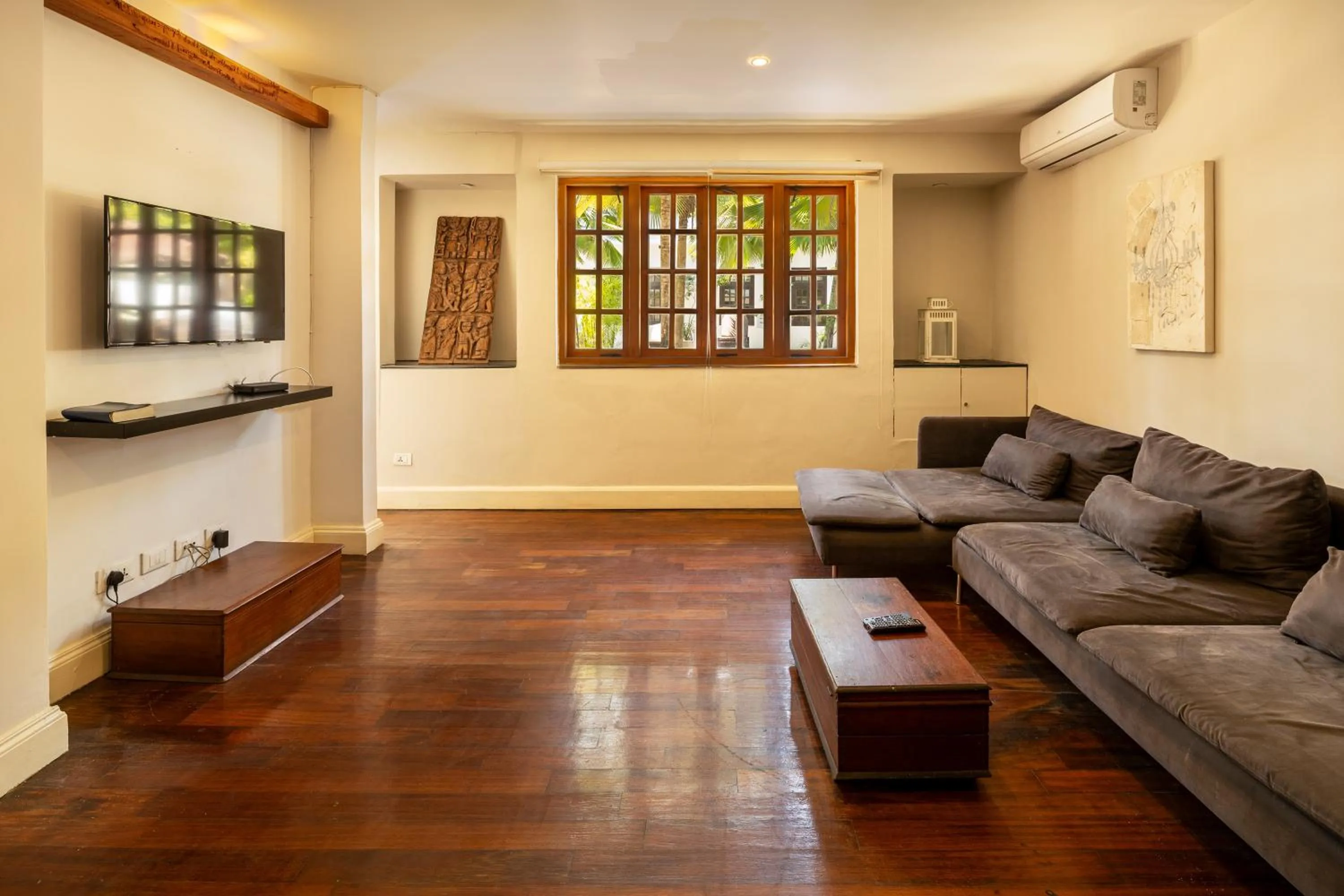 TV and multimedia in Olma Hotel & Suites