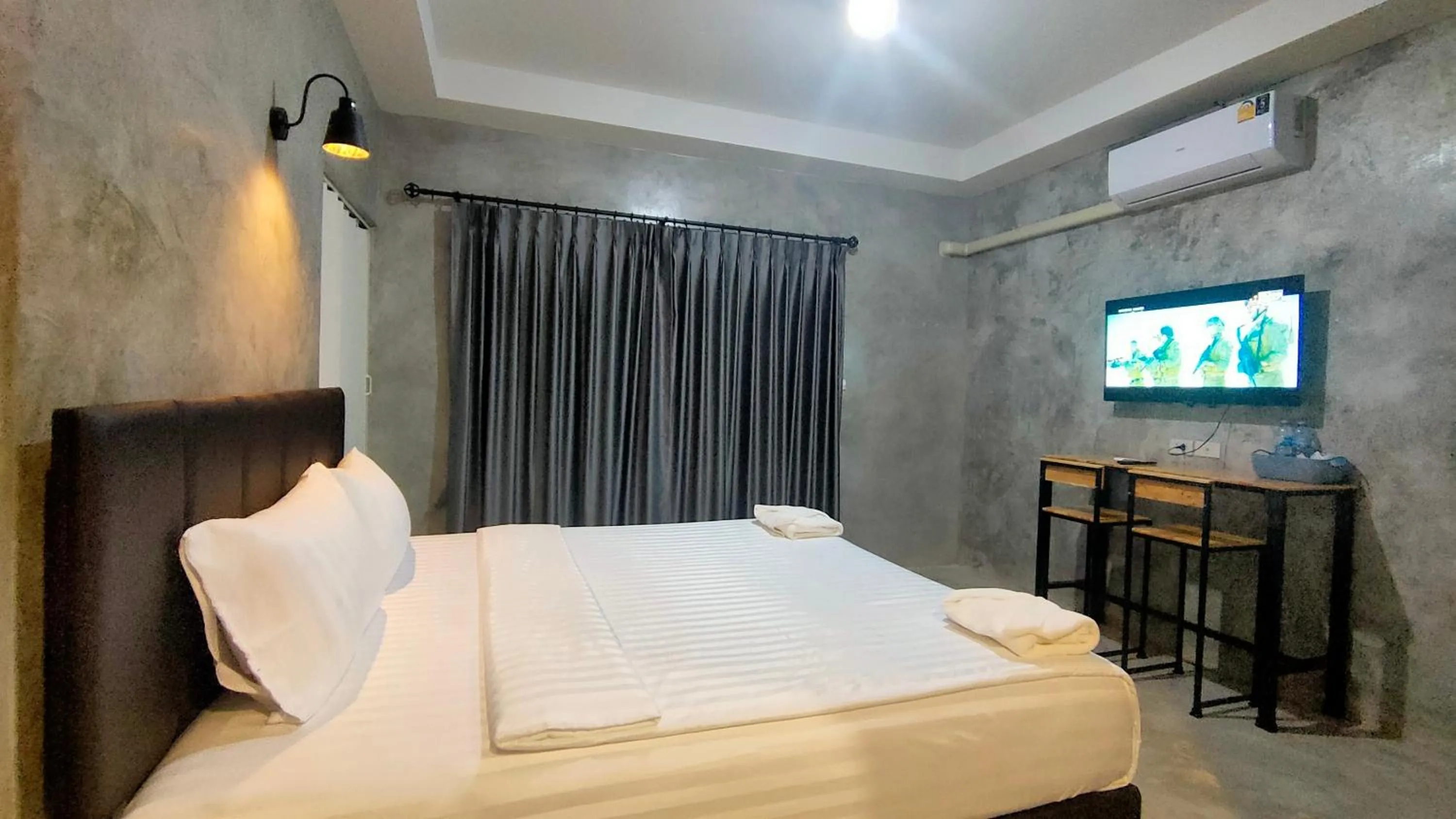 hair dresser, Bed in The Loftel Resort