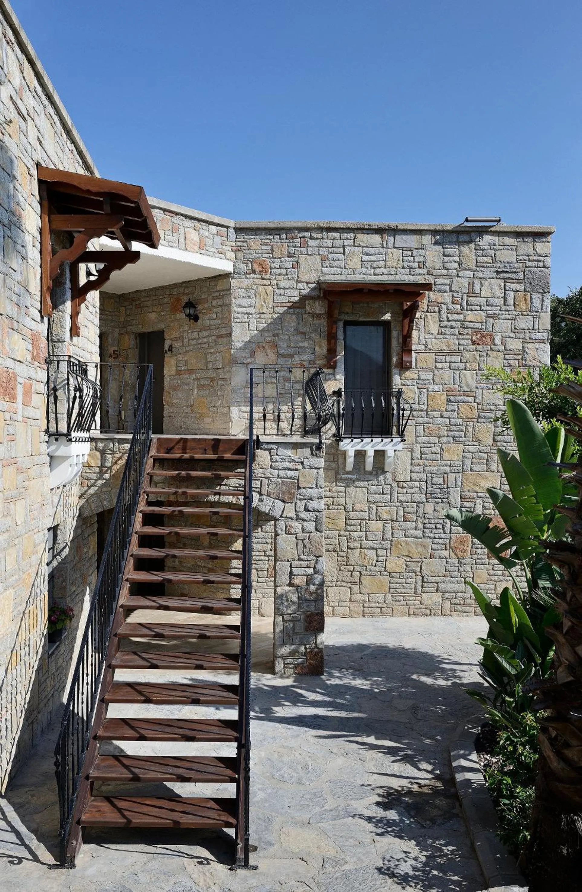 On-site shops in Yalikavak Marina Garden Hotel