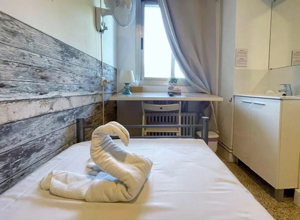 Bed in VALENCIA SUITS YOU Centro Histórico, Establecimiento Automatizado-Fast Auto Check in&Out, Solo para Adultos-Adults only