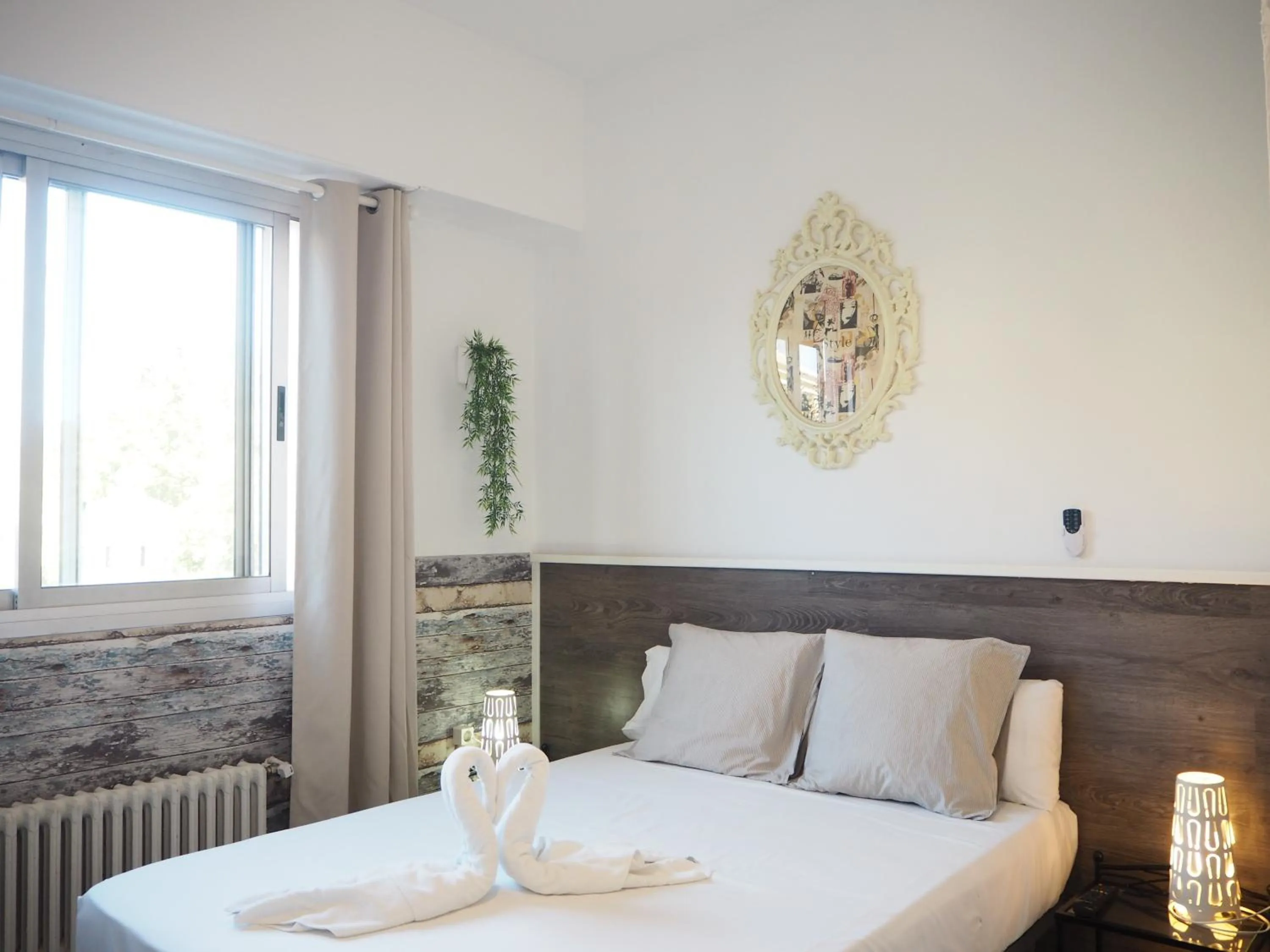 Family, Bed in VALENCIA SUITS YOU Centro Histórico, Establecimiento Automatizado-Fast Auto Check in&Out, Solo para Adultos-Adults only