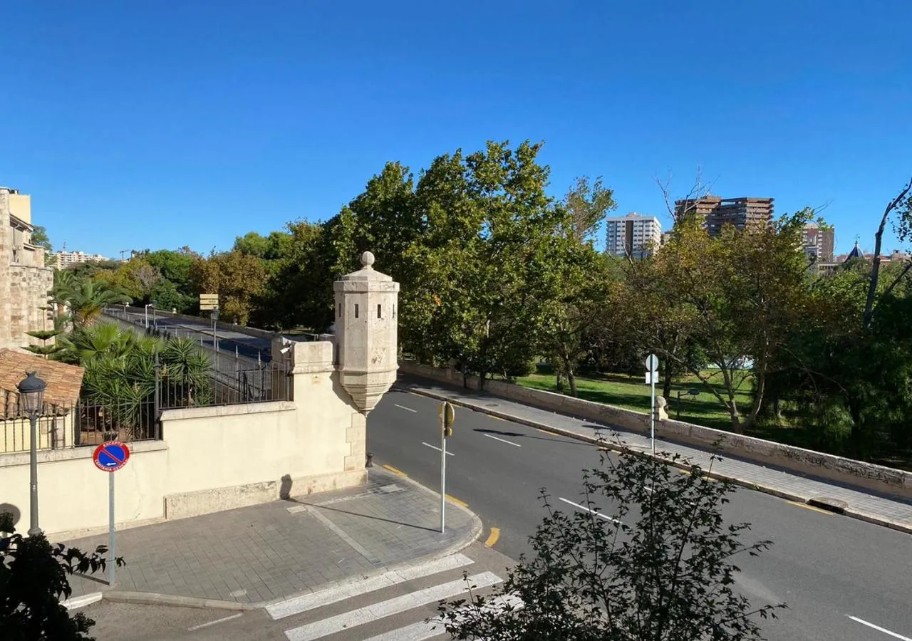 Property building in VALENCIA SUITS YOU Centro Histórico, Establecimiento Automatizado-Fast Auto Check in&Out, Solo para Adultos-Adults only
