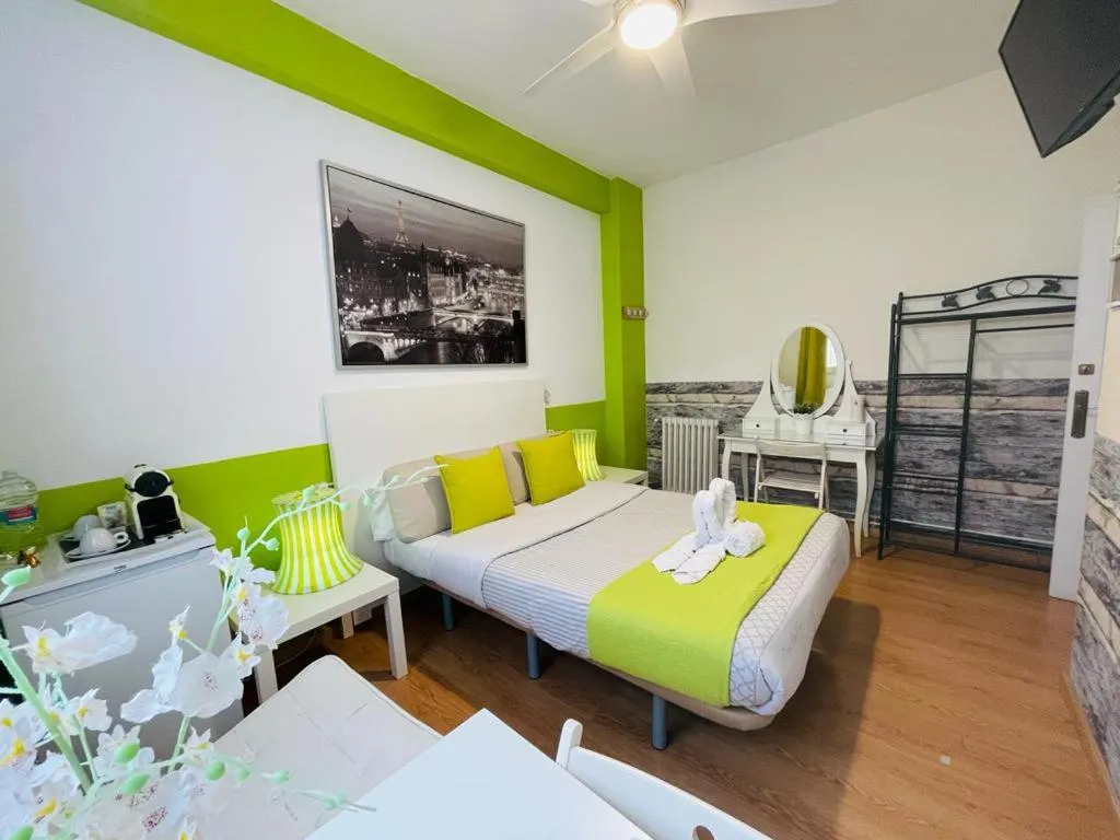 Bed in VALENCIA SUITS YOU Centro Histórico, Establecimiento Automatizado-Fast Auto Check in&Out, Solo para Adultos-Adults only