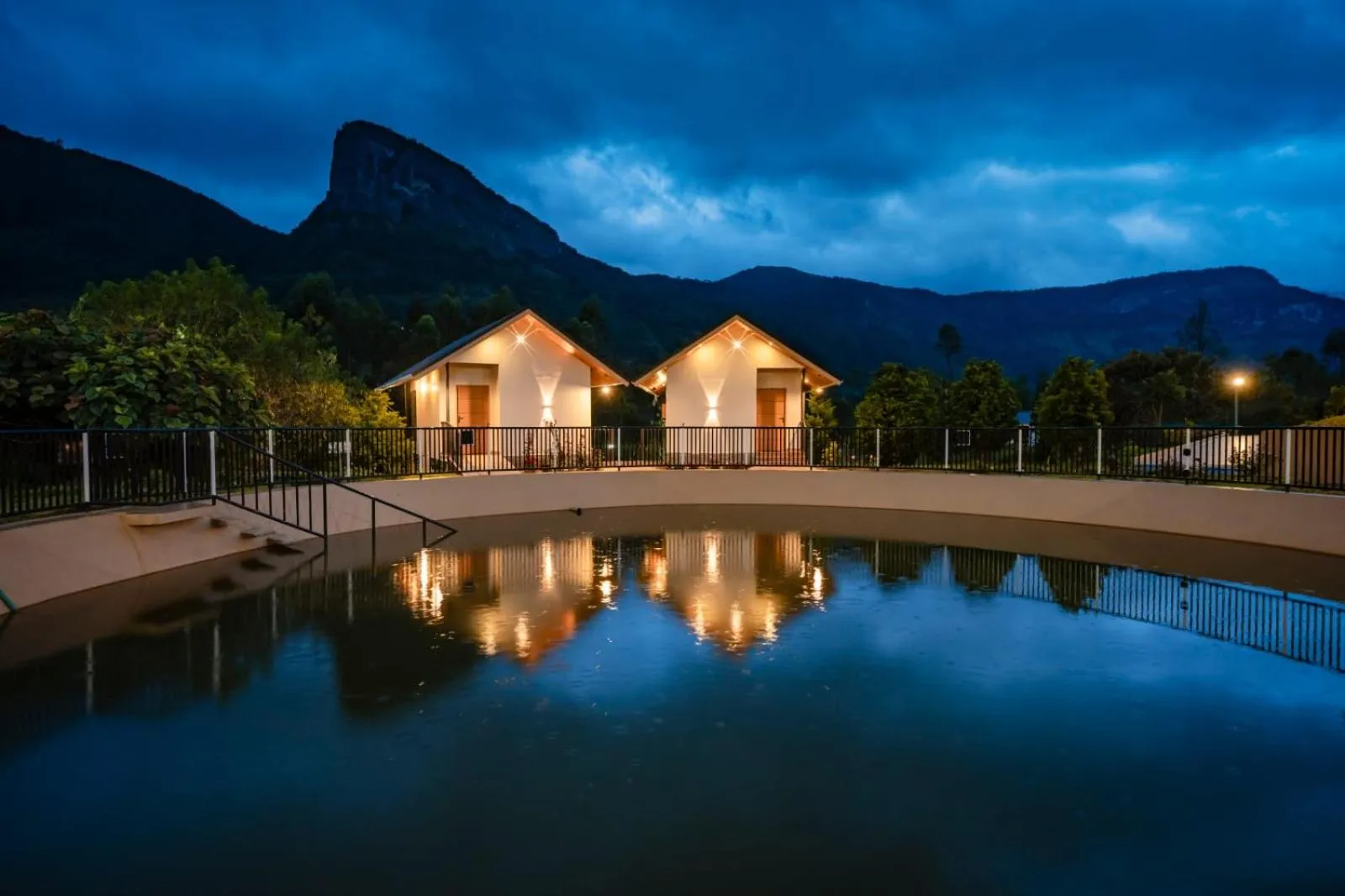 Property building in Cleveland Resorts Kanthalloor