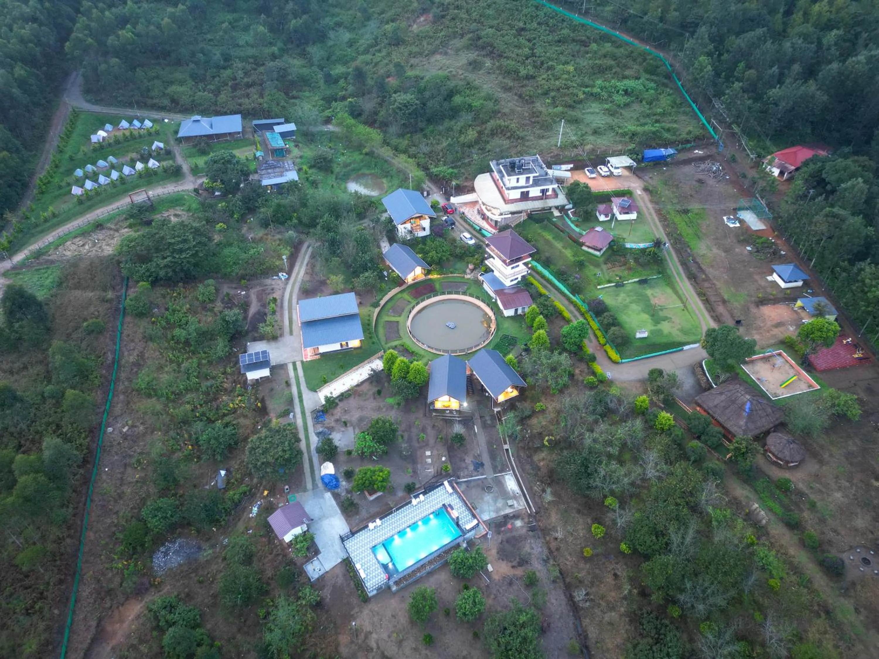 Property building in Cleveland Resorts Kanthalloor