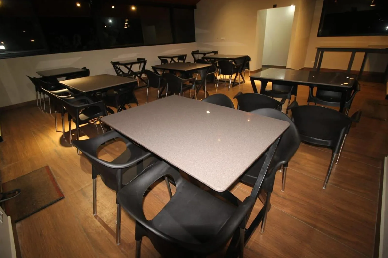 Restaurant/places to eat in Cleveland Resorts Kanthalloor