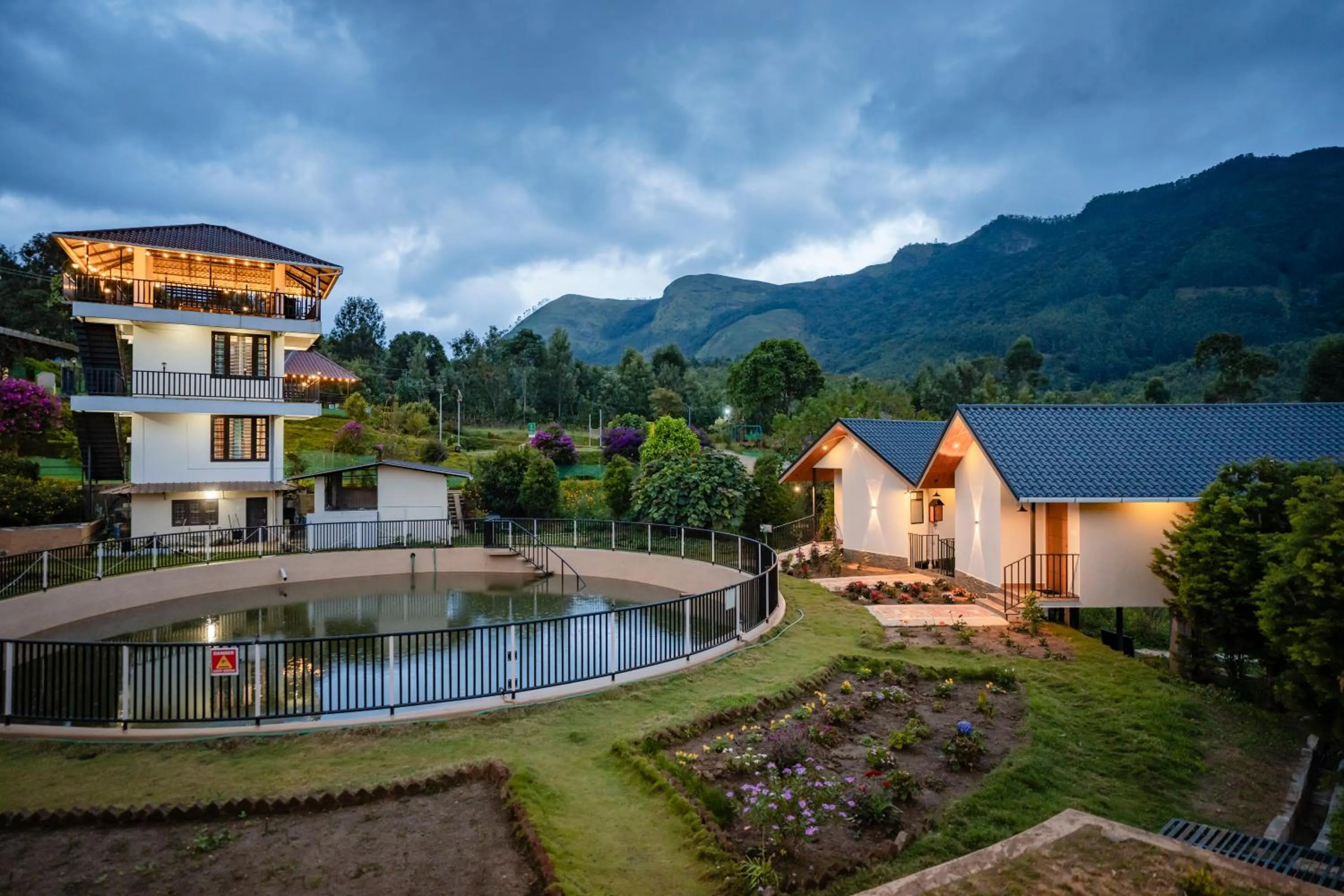 Property building in Cleveland Resorts Kanthalloor