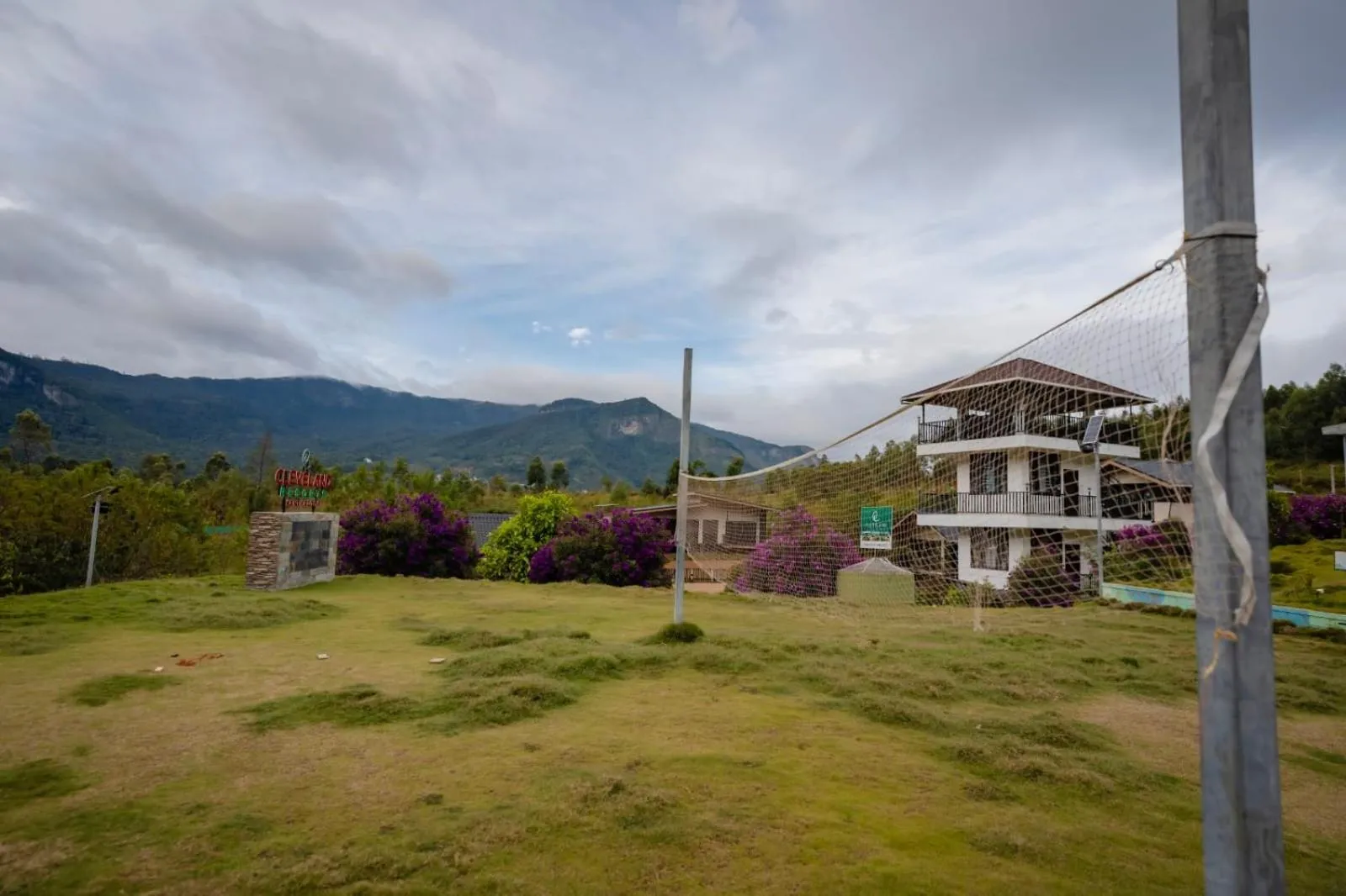 Children play ground in Cleveland Resorts Kanthalloor