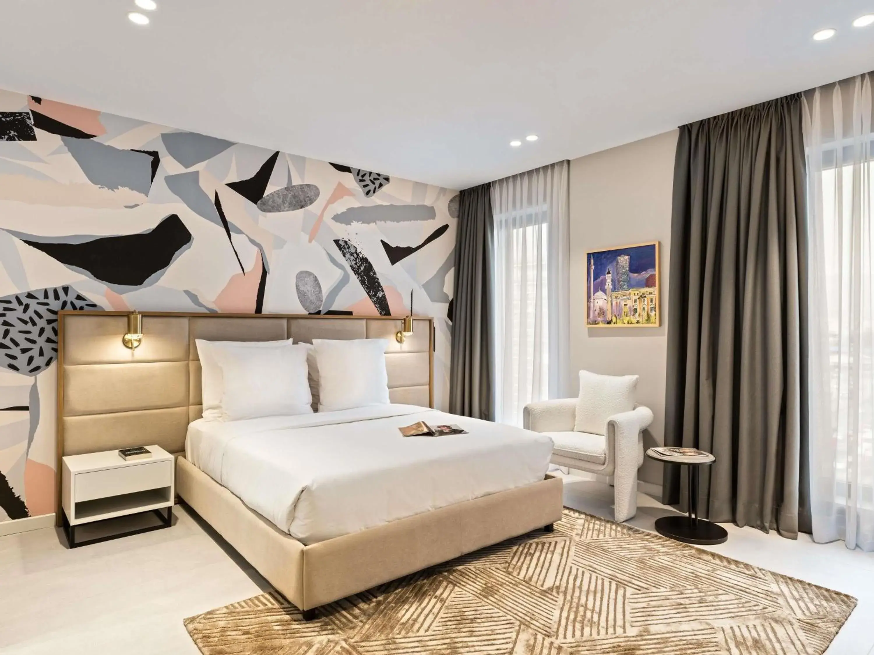 Classic Superior King Room in Mercure Tirana Classic Superior King Room in Mercure Tirana