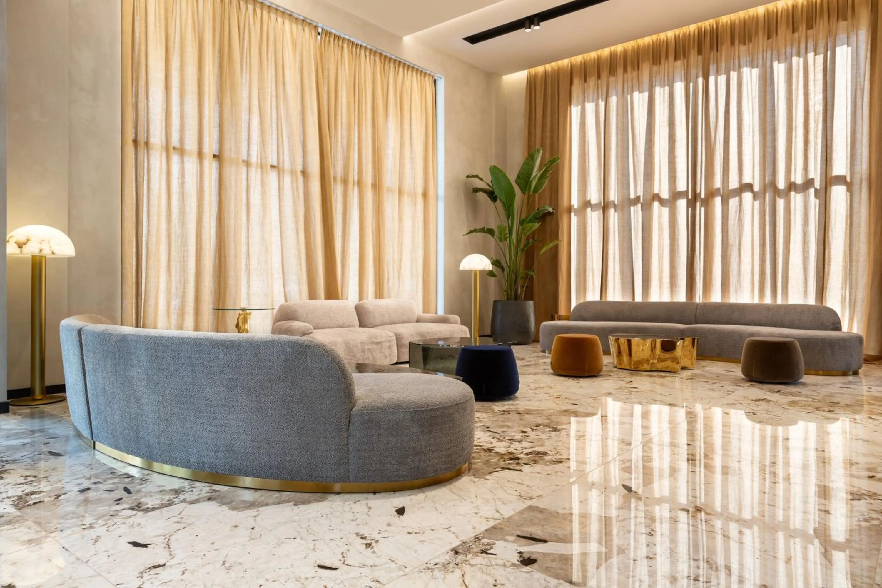 Lobby or reception in Mercure Tirana