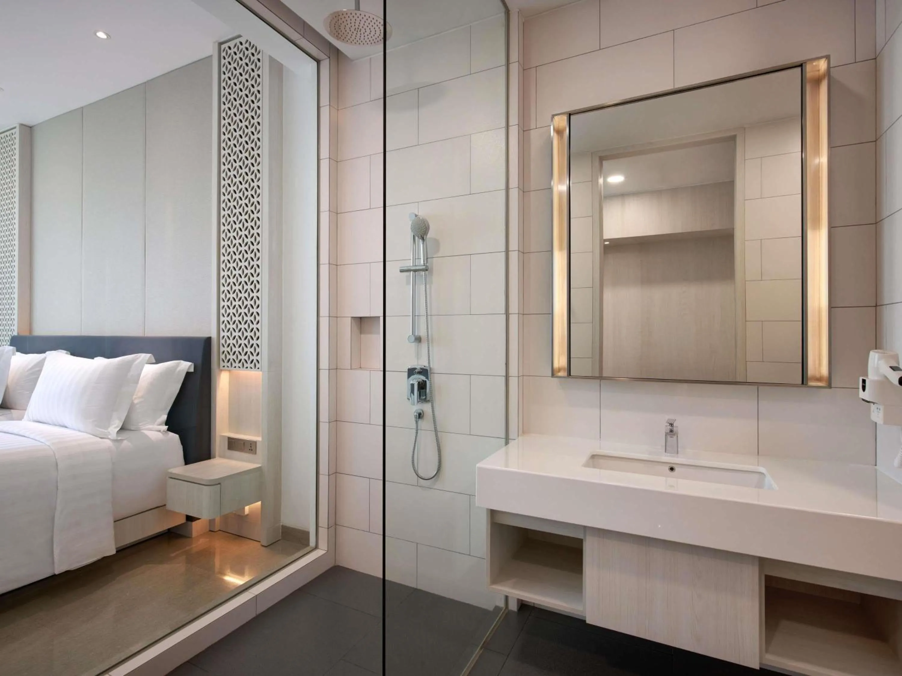 Bedroom, Bed in Grand Mercure Lampung