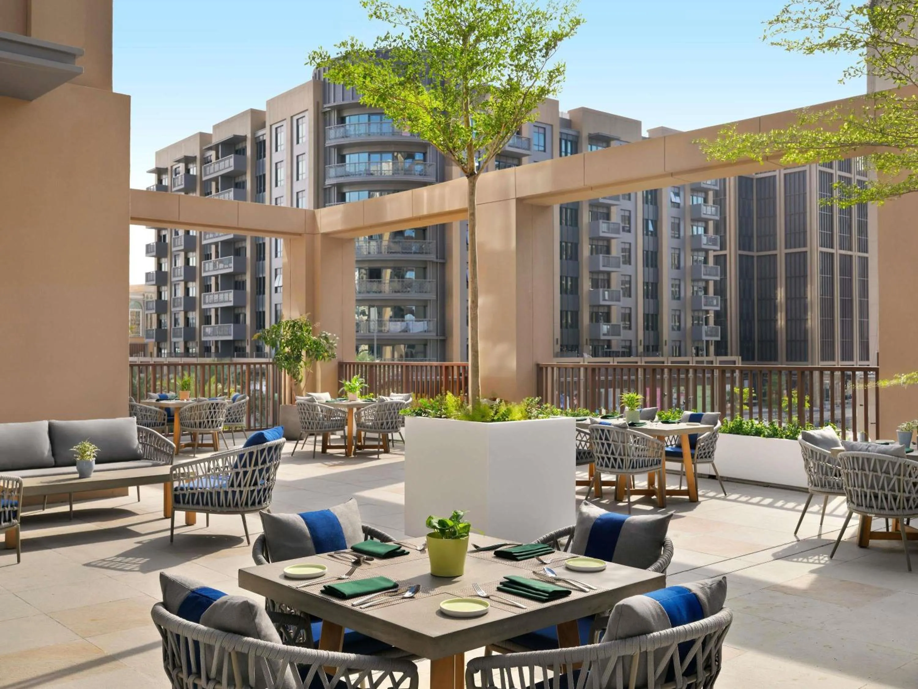 Restaurant/places to eat in Mercure Dubai Deira