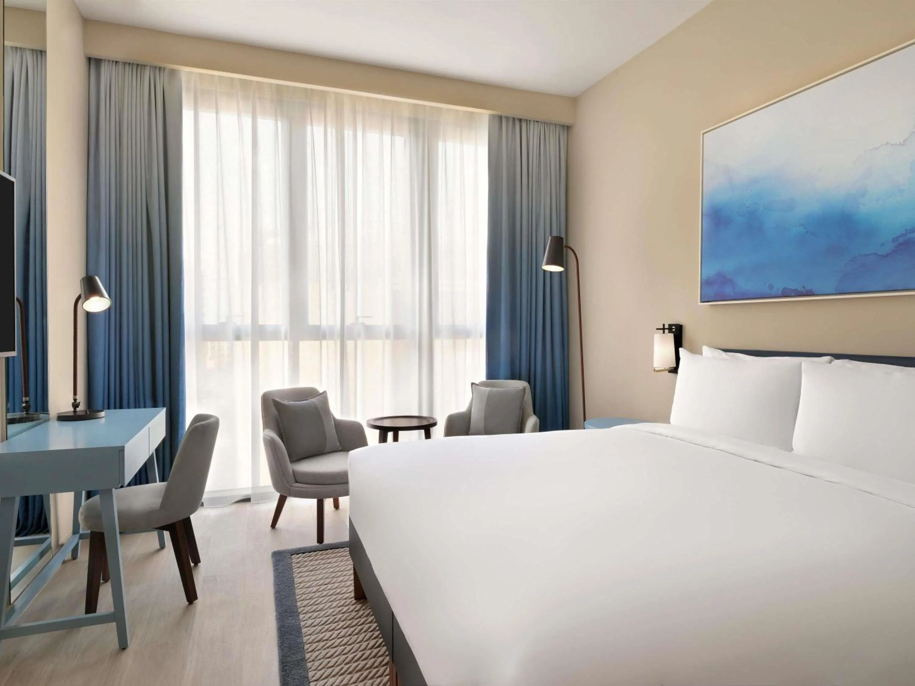 Property building, Bed in Mercure Dubai Deira