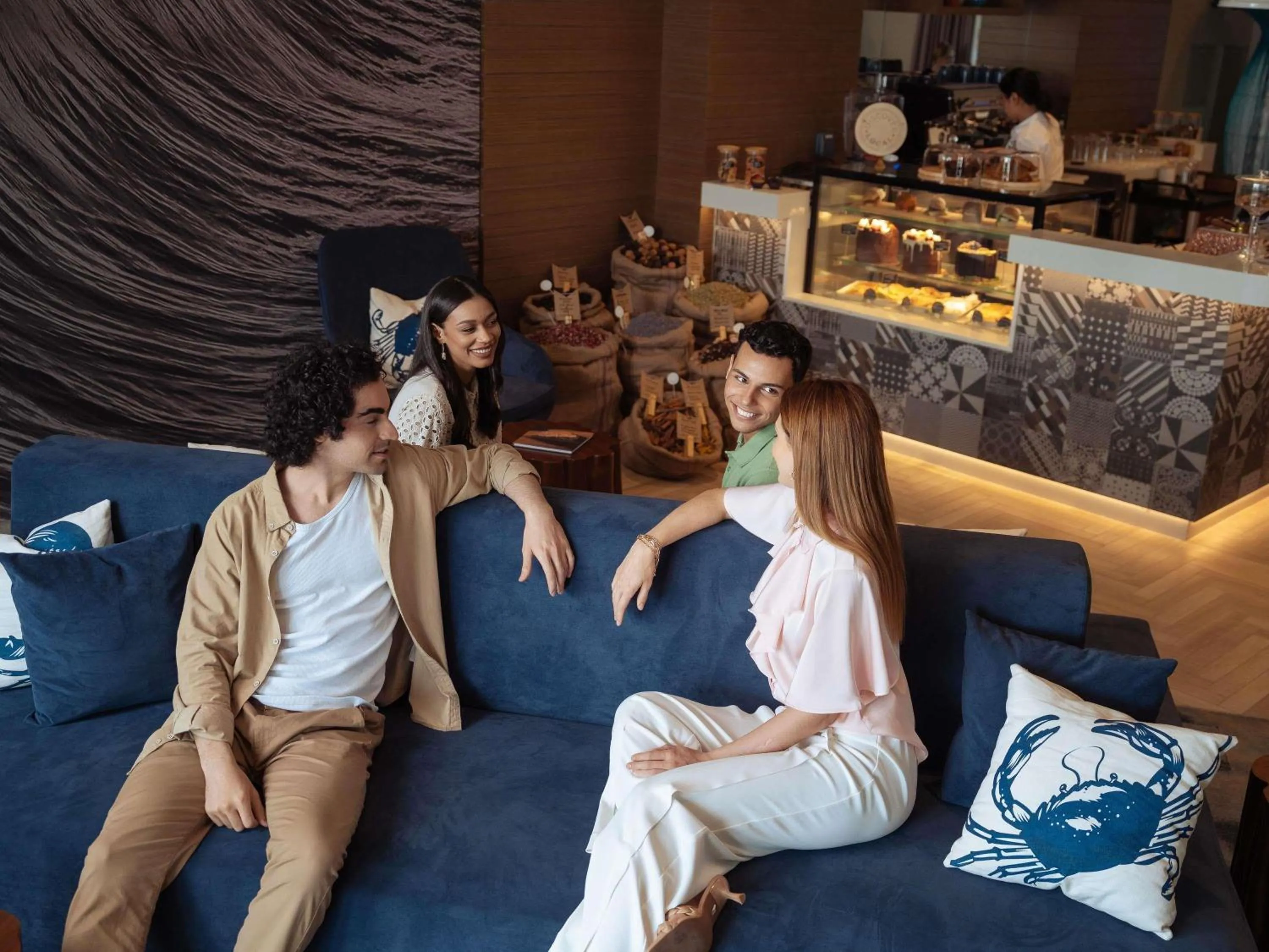 Restaurant/places to eat in Mercure Dubai Deira