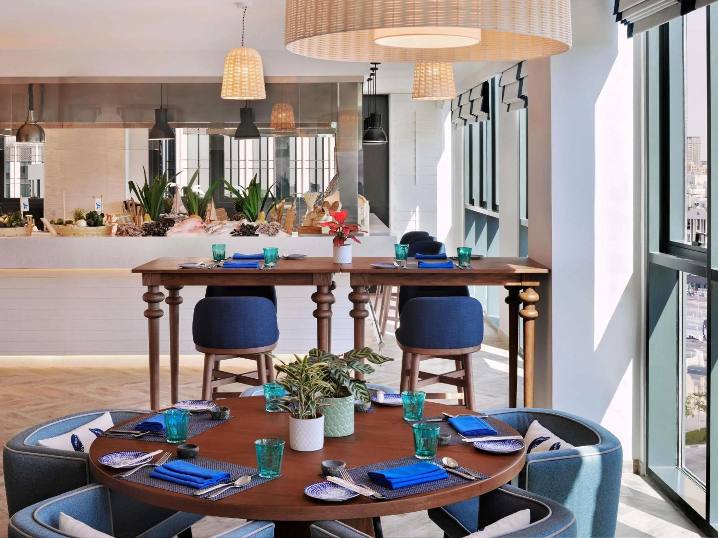 Restaurant/places to eat in Mercure Dubai Deira