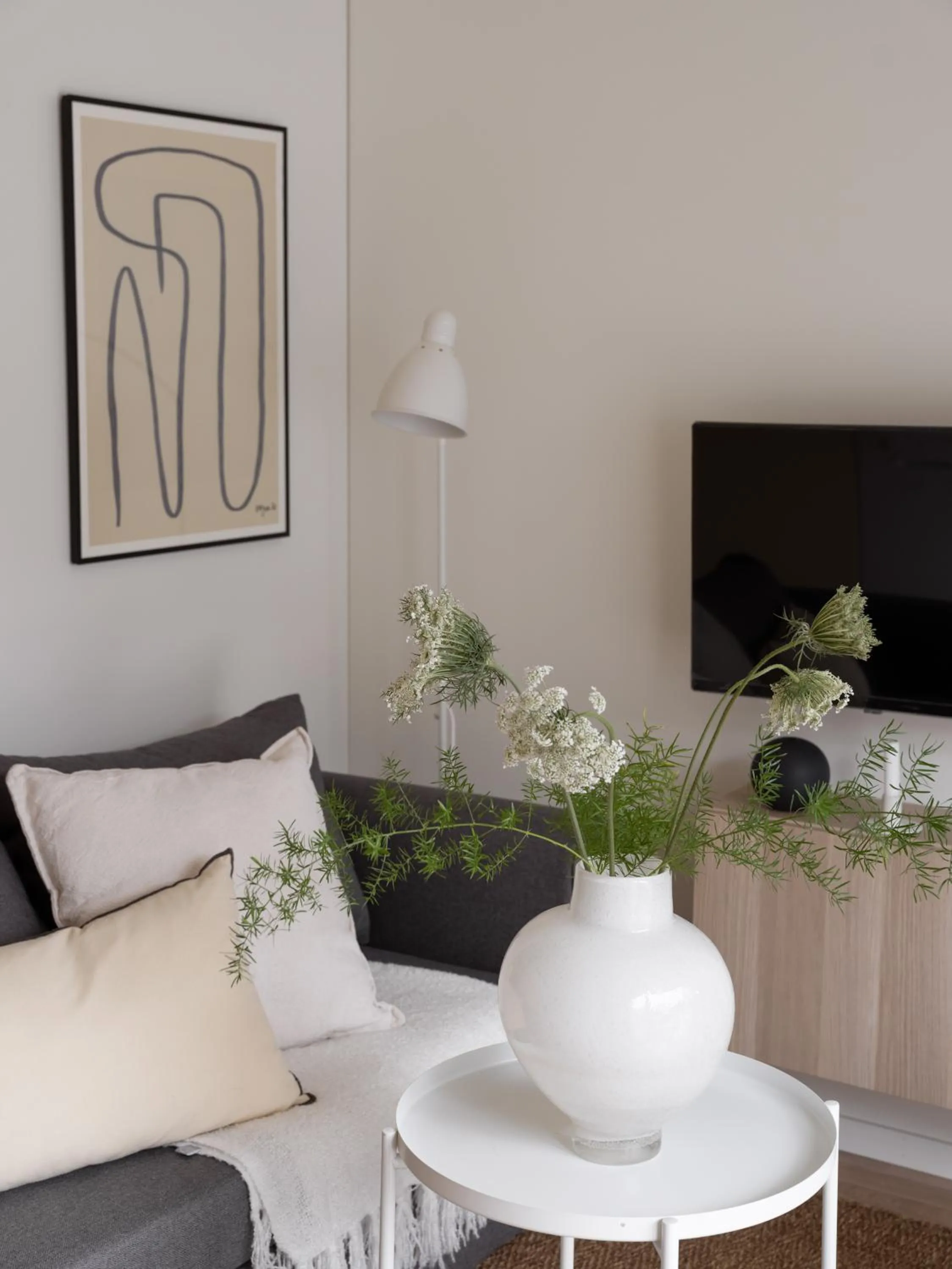 Seating area in Waterfront Cabins
