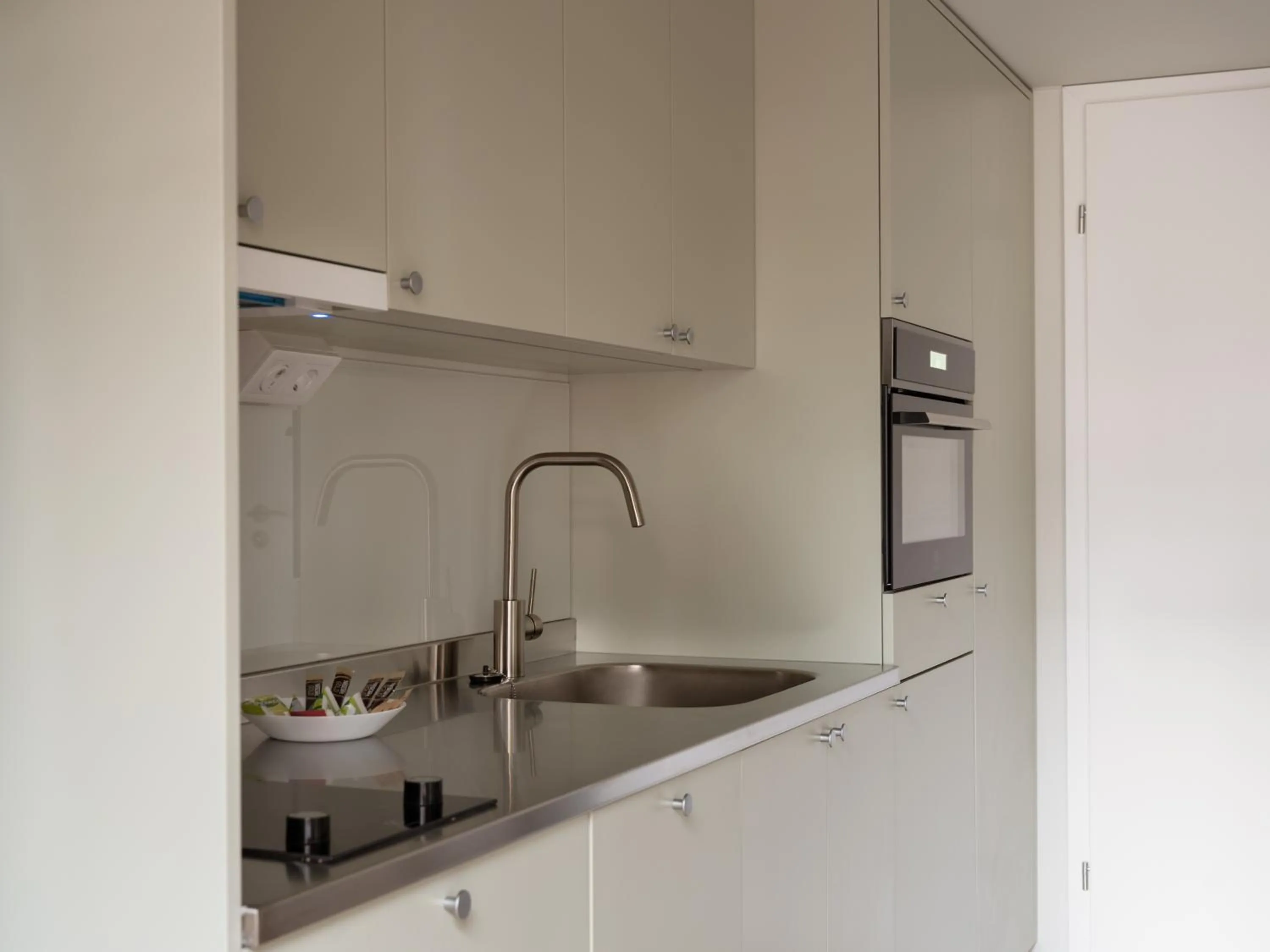 Kitchen or kitchenette in Waterfront Cabins