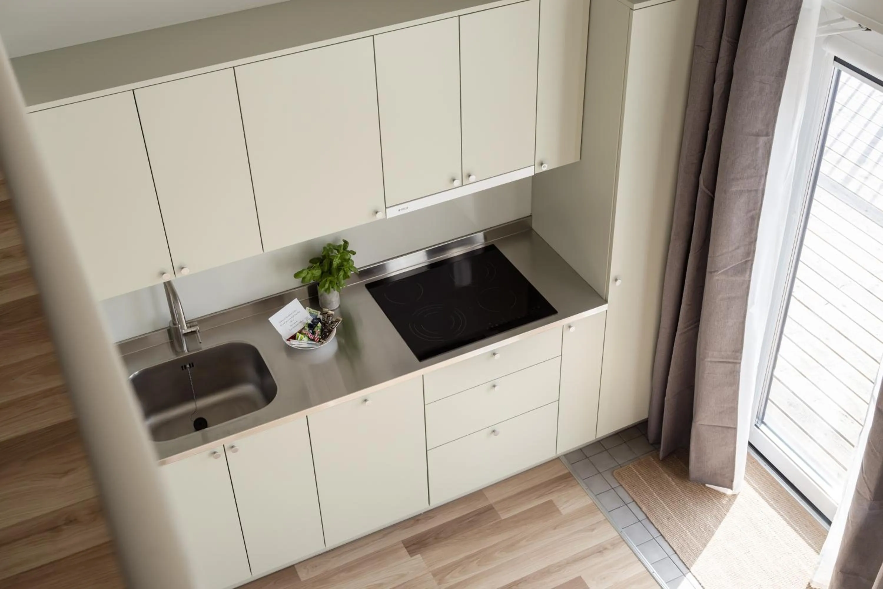 Kitchen or kitchenette in Waterfront Cabins