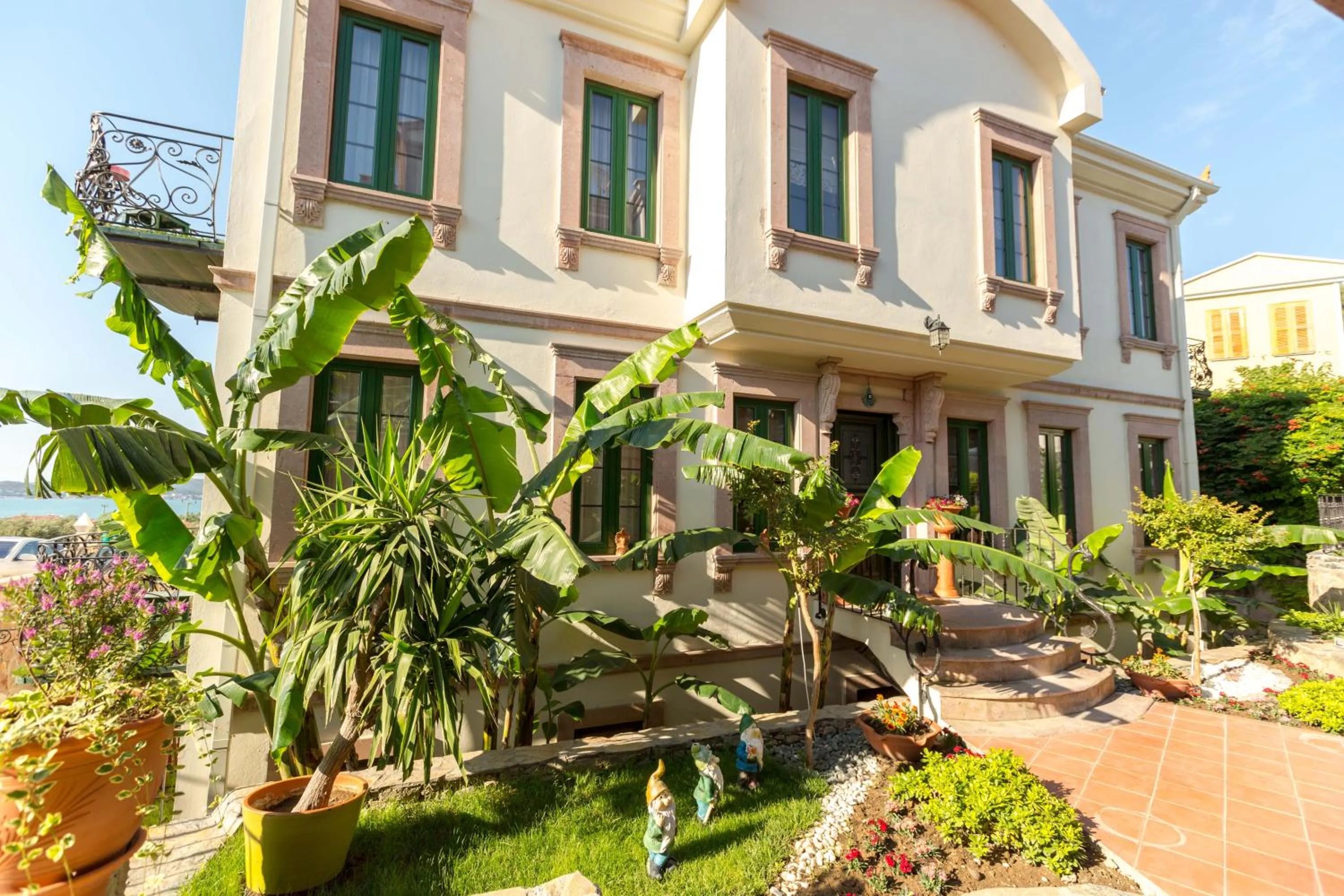 Facade/entrance in Cunda Esen Hotel