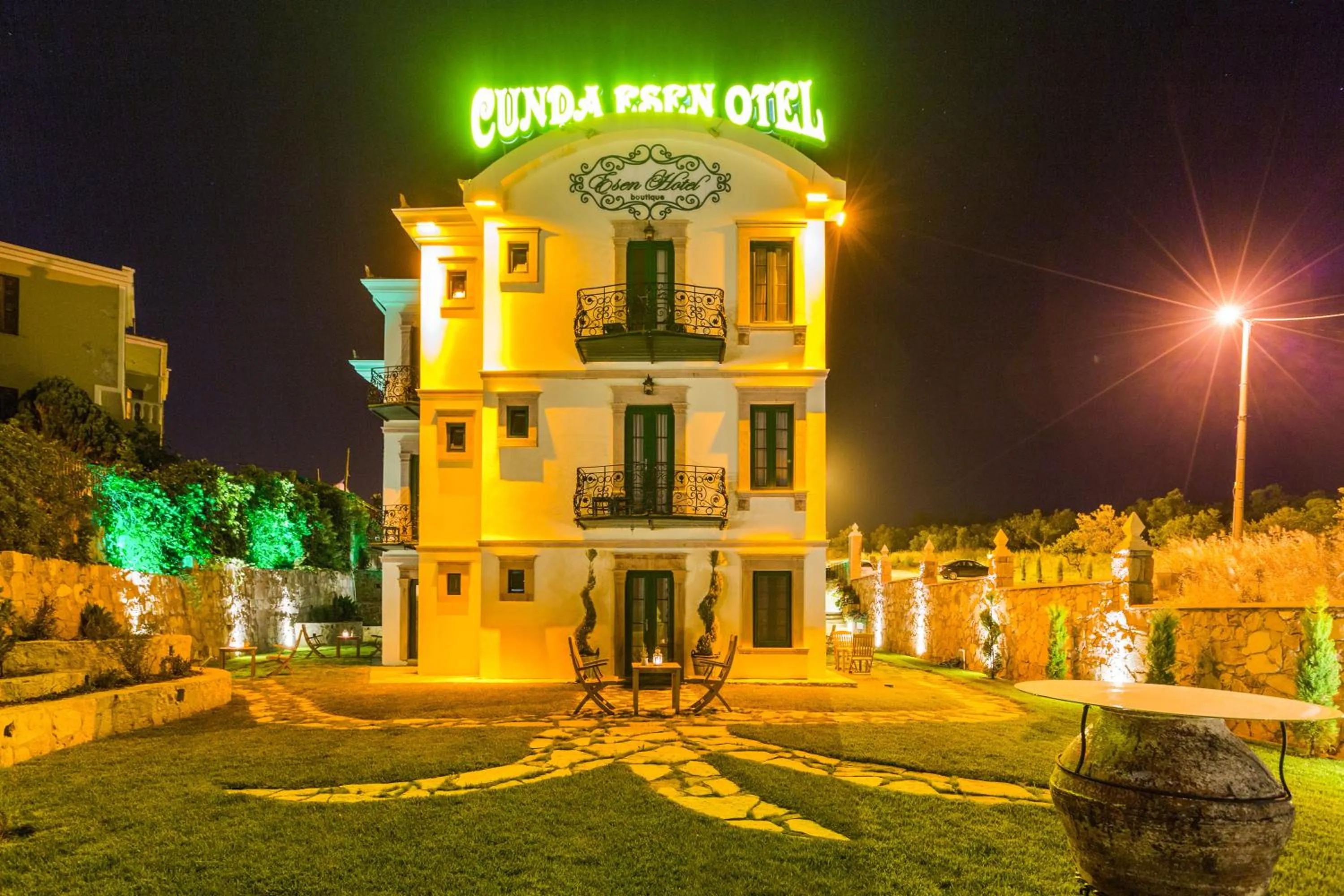 Property building in Cunda Esen Hotel