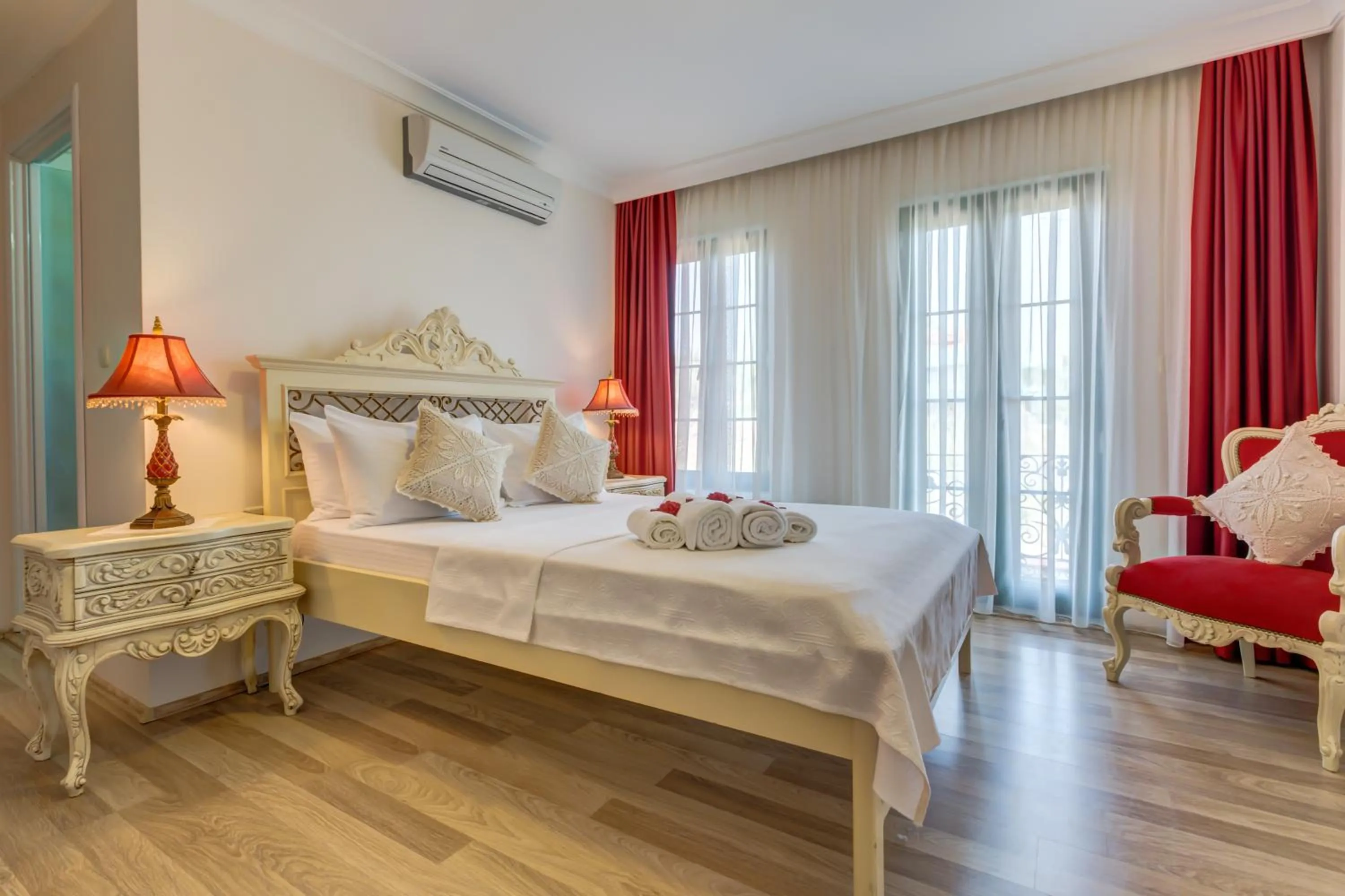 Bed in Cunda Esen Hotel